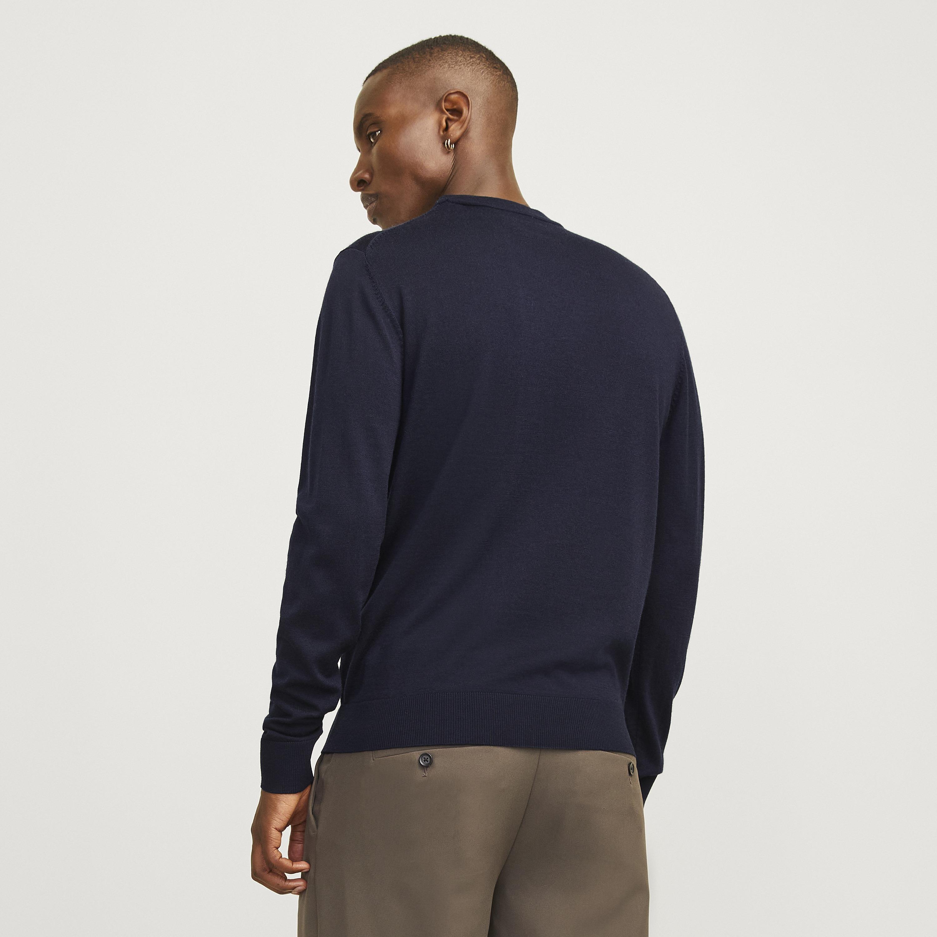 بلوفر رجالي سادة برقبة مستديرة وأكمام طويلة من جاك آند جونز-men-clothing-sweatersandpullovers-image-4