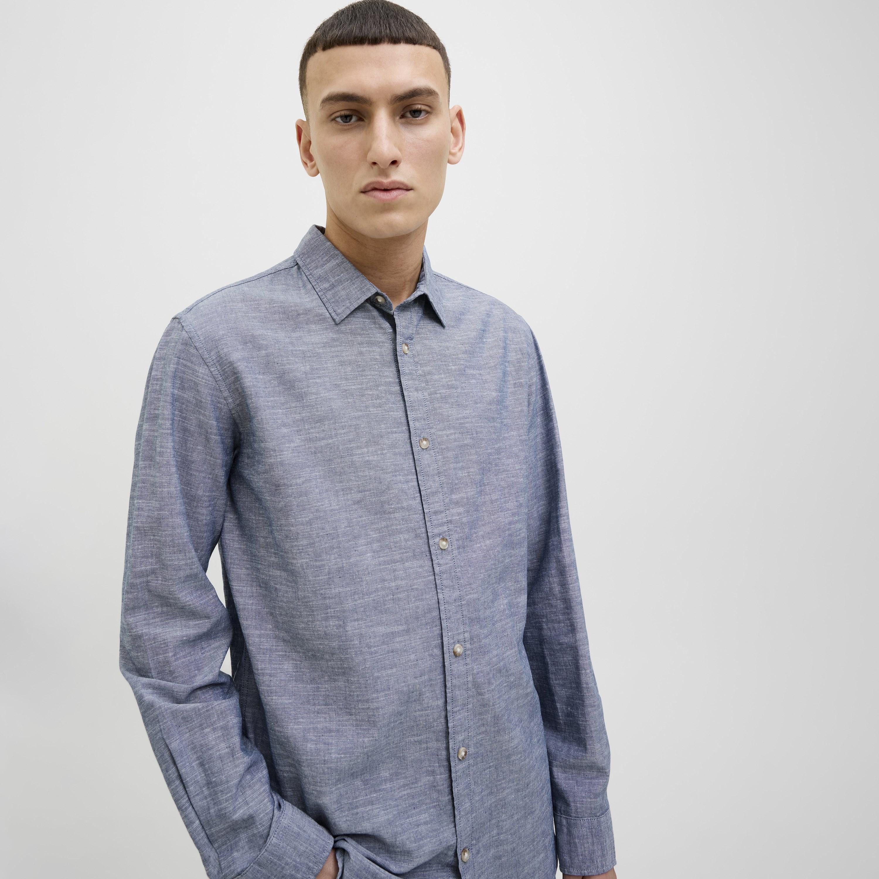 قميص رجالي بقصة مريحة (ريلاكسد فيت) سادة بياقة مفرودة وأكمام طويلة من جاك آند جونز-men-clothing-shirts-image-18