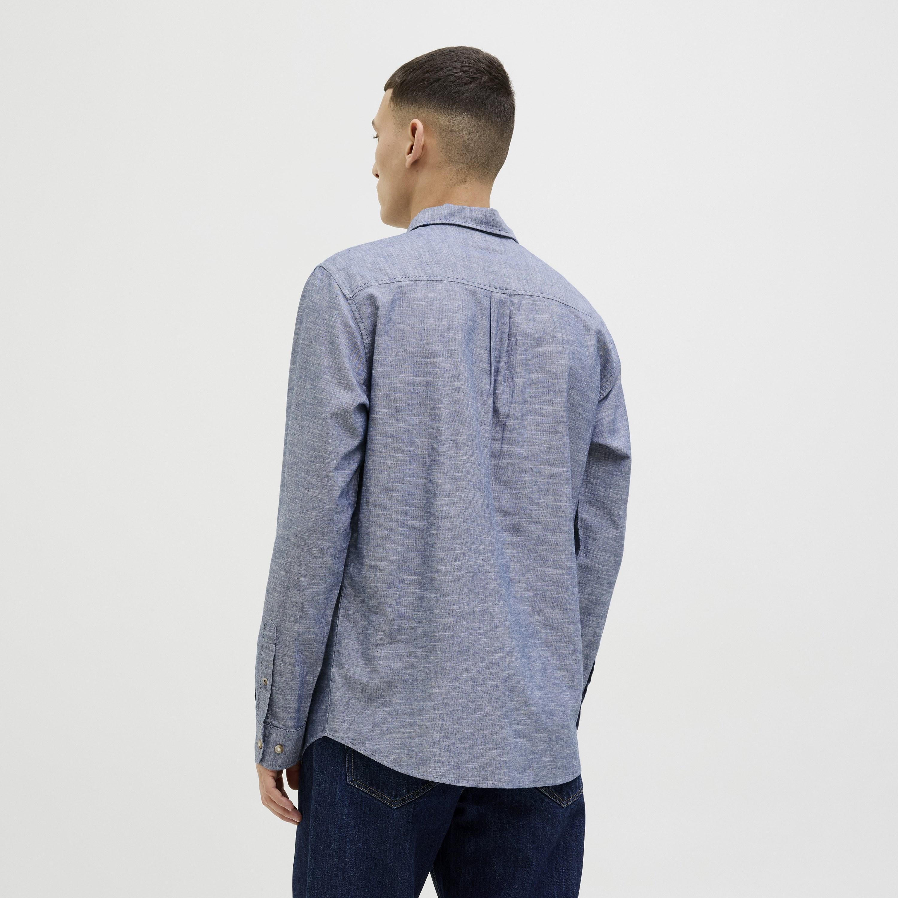 قميص رجالي بقصة مريحة (ريلاكسد فيت) سادة بياقة مفرودة وأكمام طويلة من جاك آند جونز-men-clothing-shirts-image-19
