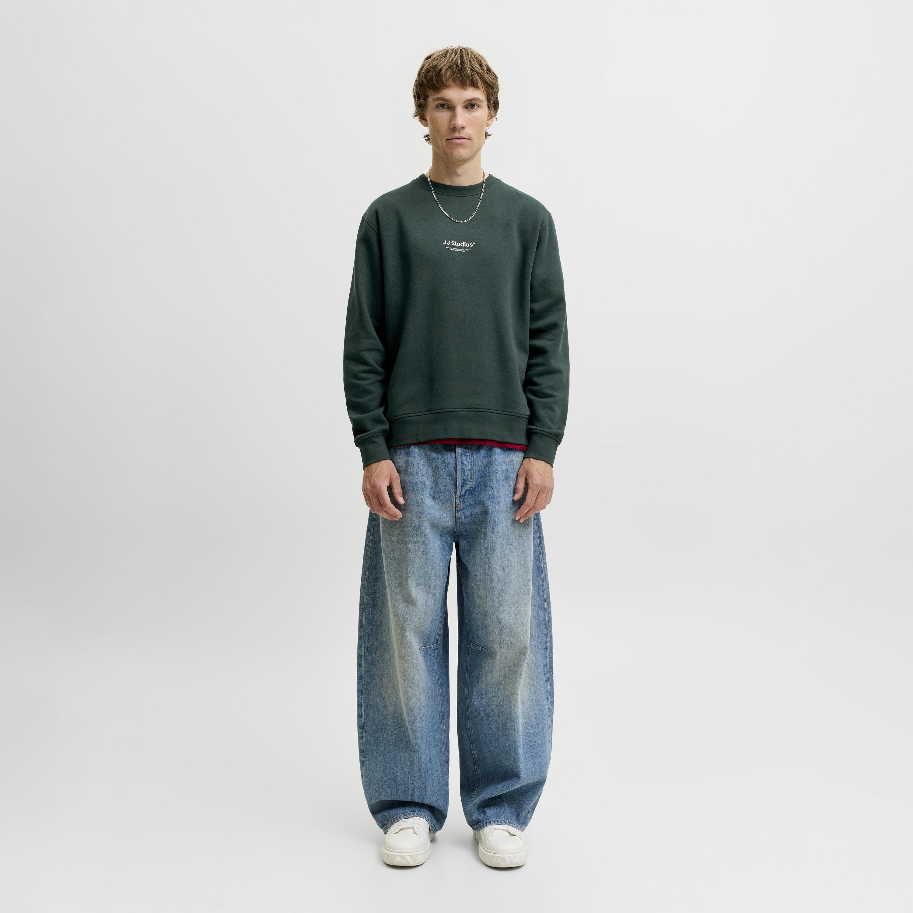 سويت شيرت رجالي جاك آند جونز سادة بياقة مستديرة وأكمام طويلة-men-winterwear-hoodiesandsweatshirts-image-38
