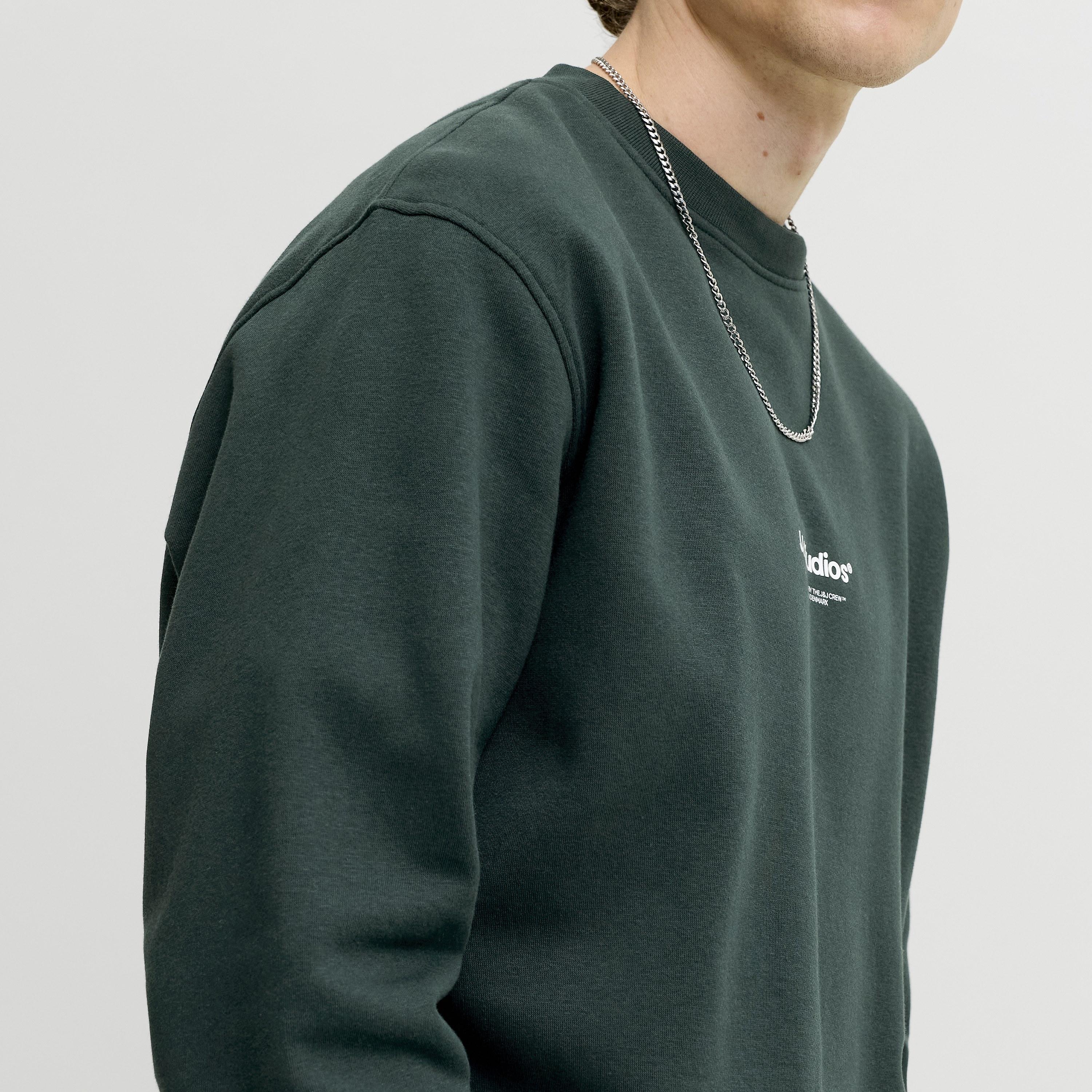 سويت شيرت رجالي جاك آند جونز سادة بياقة مستديرة وأكمام طويلة-men-winterwear-hoodiesandsweatshirts-image-39