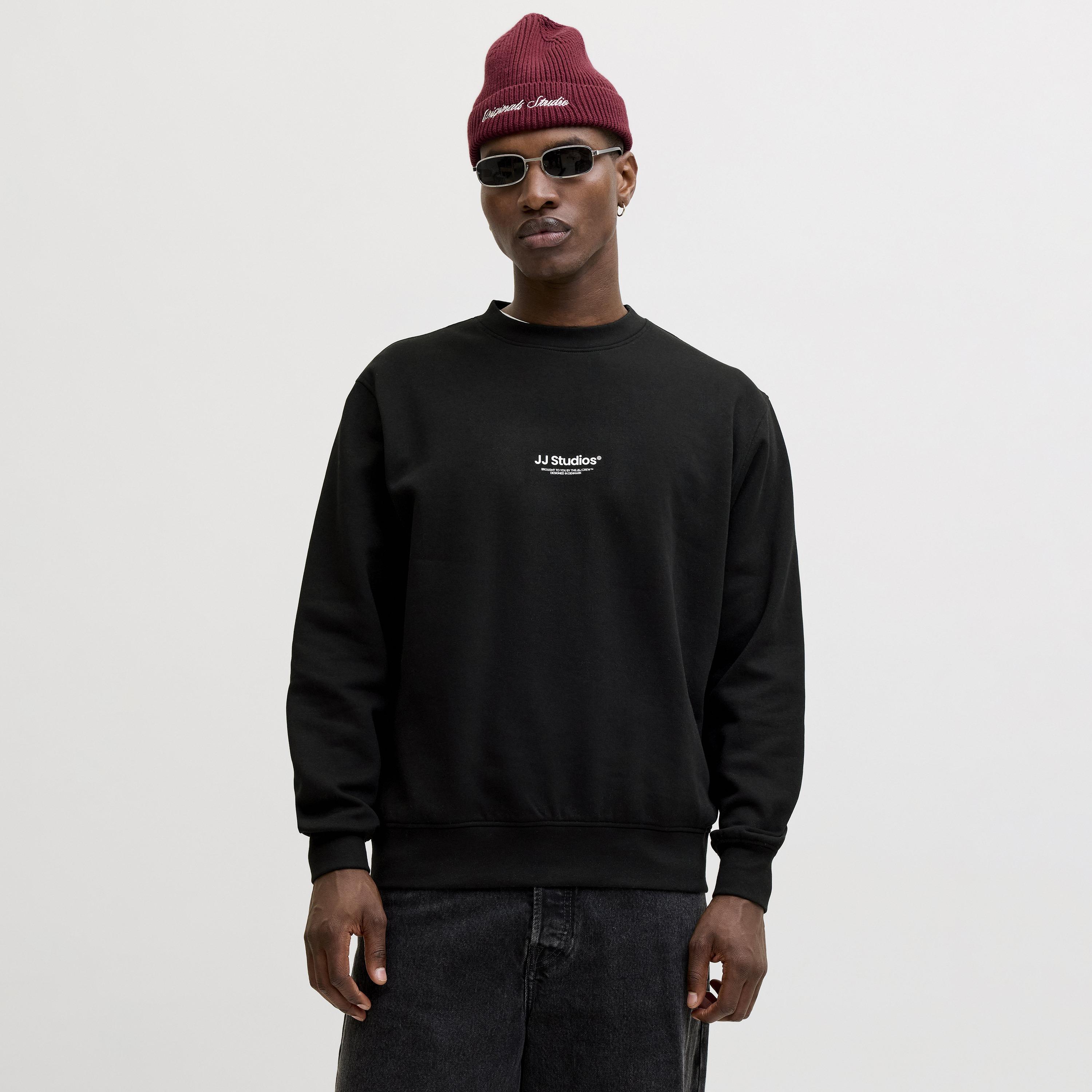 سويت شيرت رجالي جاك آند جونز سادة بياقة مستديرة وأكمام طويلة-men-winterwear-hoodiesandsweatshirts-image-1