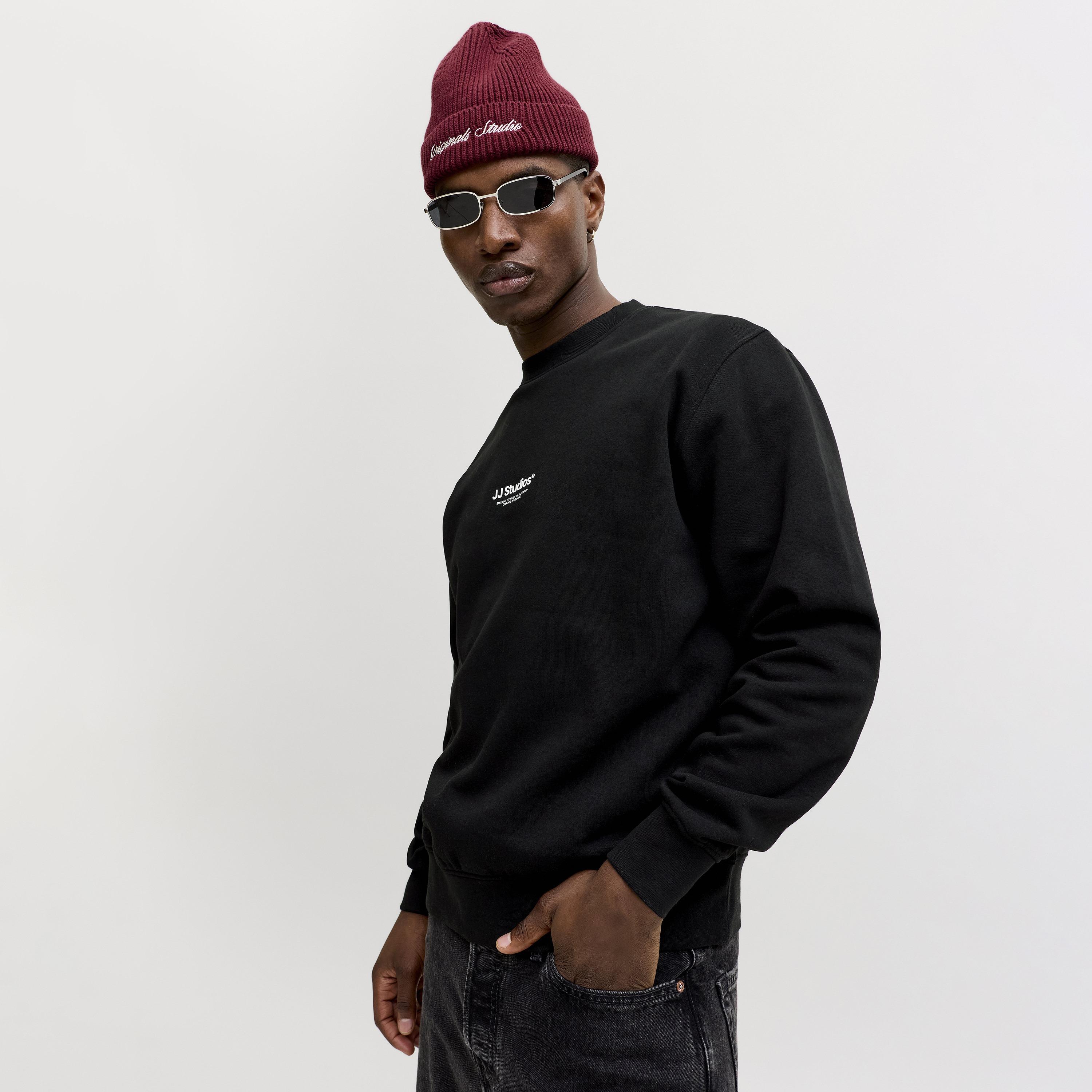 سويت شيرت رجالي جاك آند جونز سادة بياقة مستديرة وأكمام طويلة-men-winterwear-hoodiesandsweatshirts-image-3