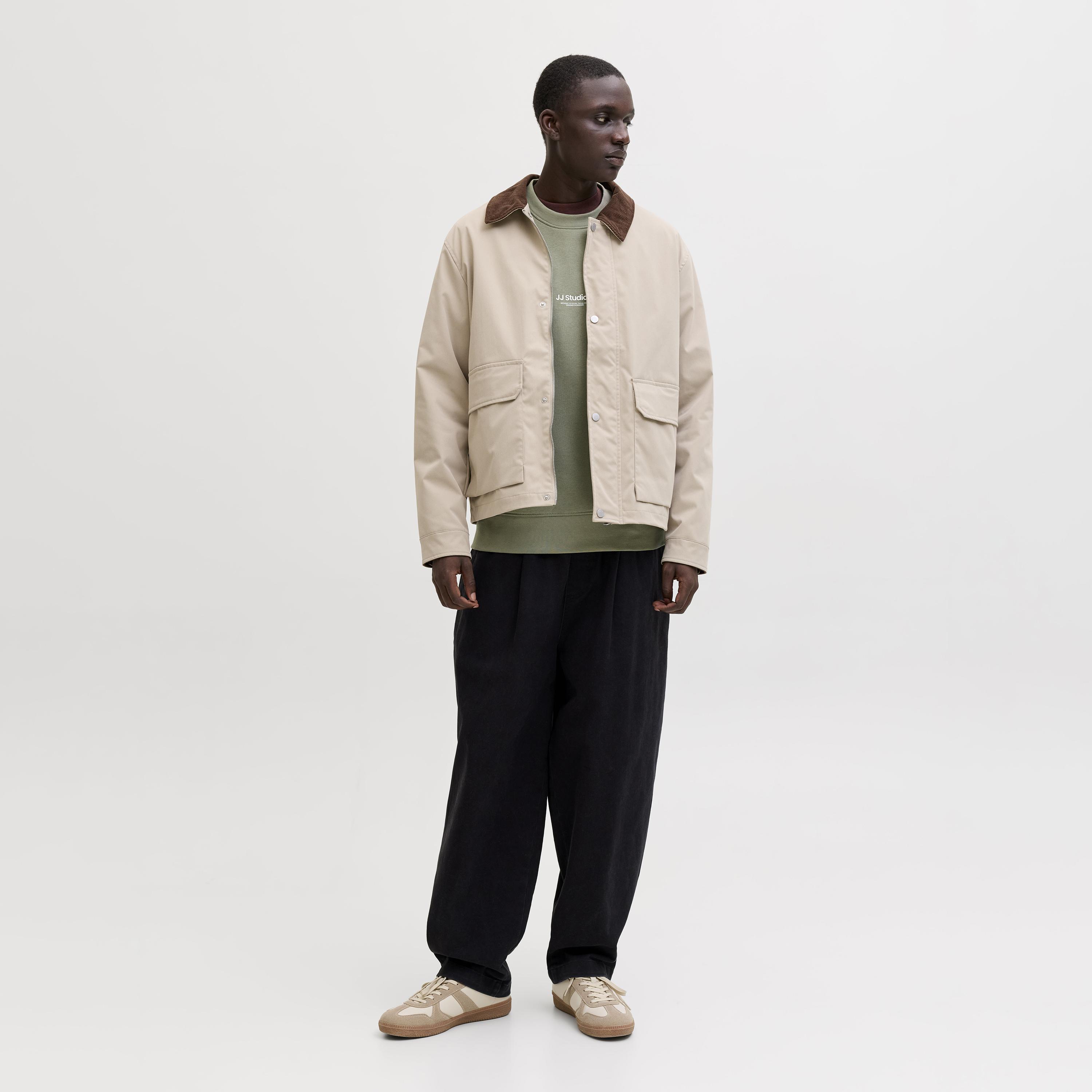 سويت شيرت رجالي جاك آند جونز سادة بياقة مستديرة وأكمام طويلة-men-winterwear-hoodiesandsweatshirts-image-2