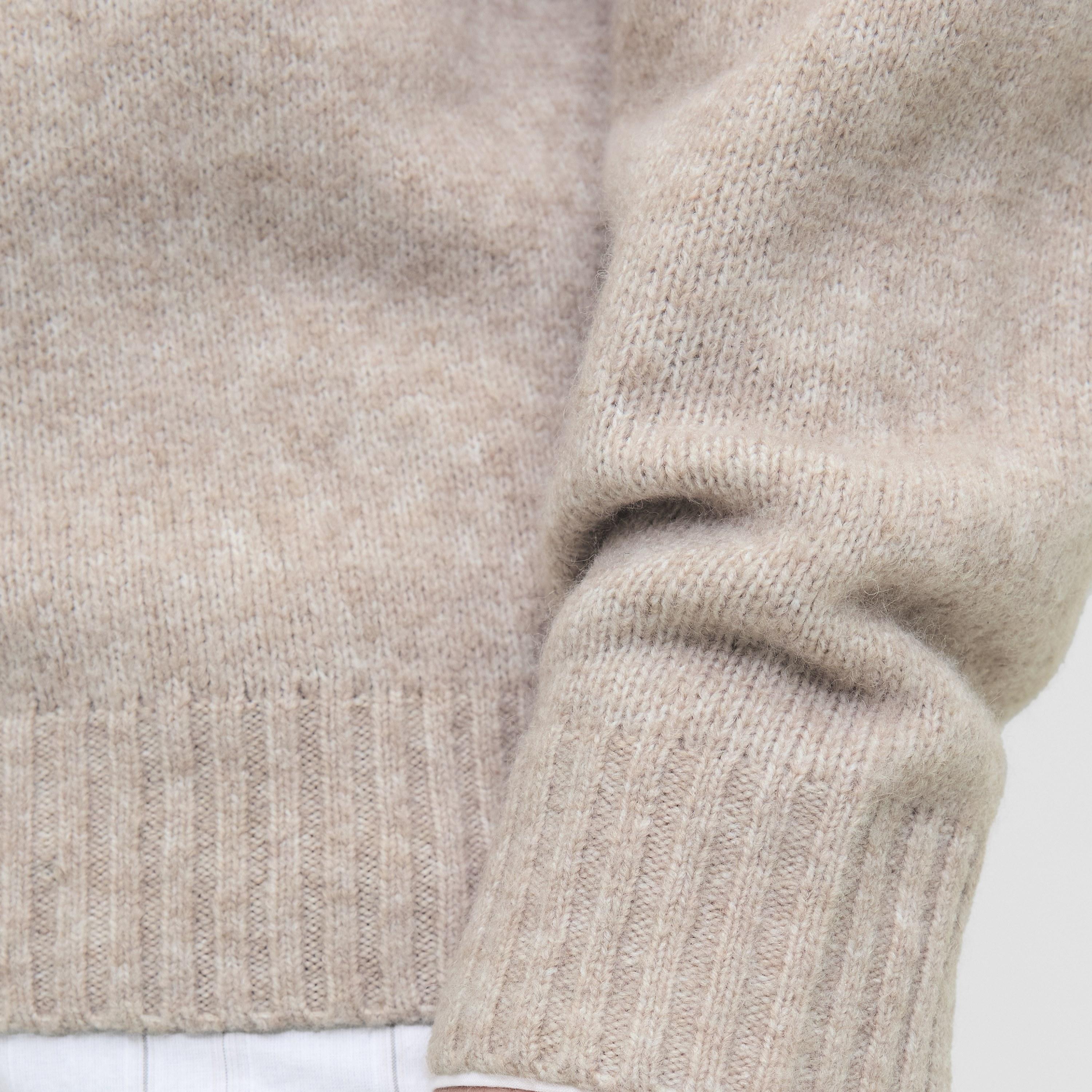 بلوفر رجالي سادة برقبة مستديرة وأكمام طويلة من جاك آند جونز-men-clothing-sweatersandpullovers-image-7
