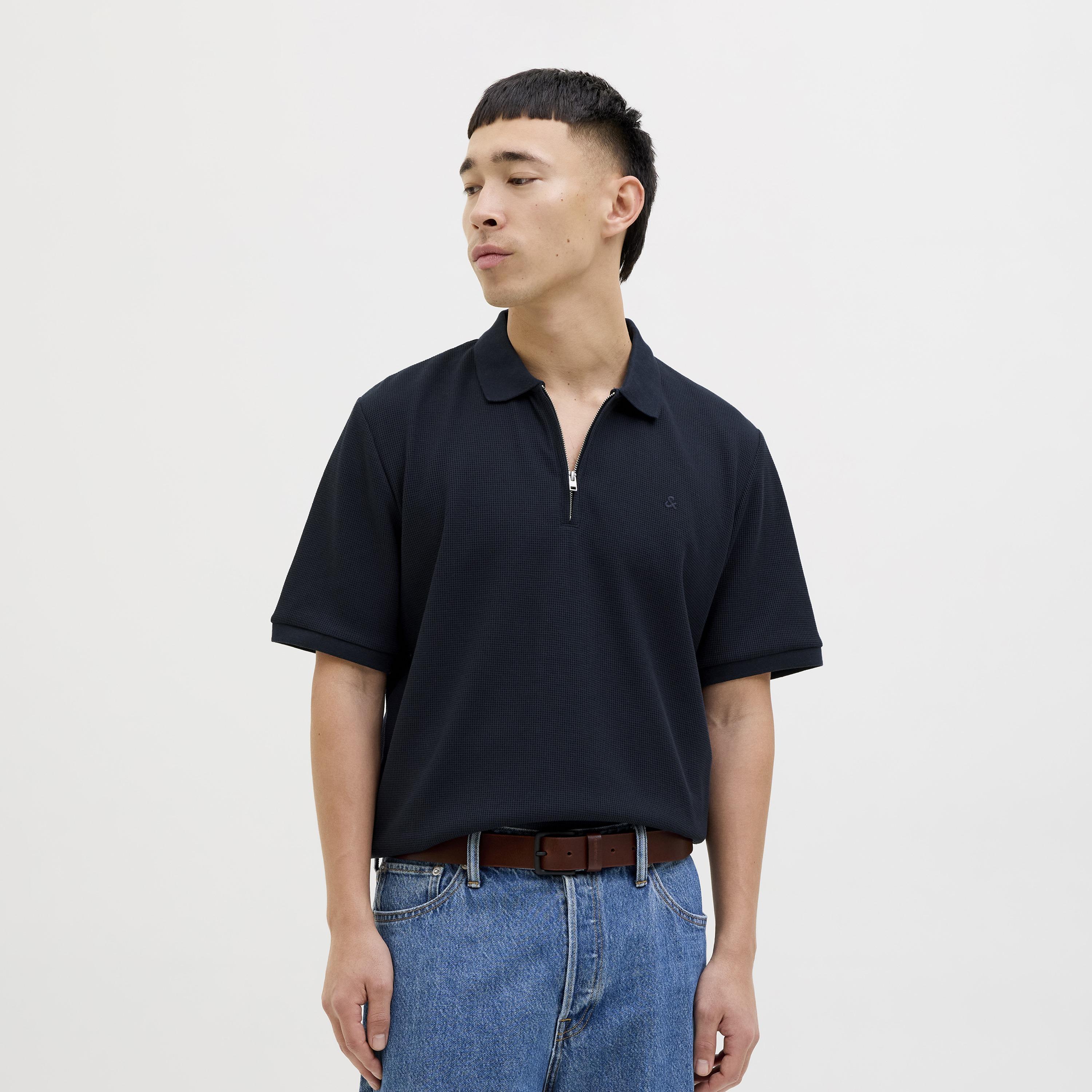 تيشيرت بولو رجالي بملمس مميز وأكمام قصيرة من جاك آند جونز-men-clothing-tshirtsandpolos-polos-image-1