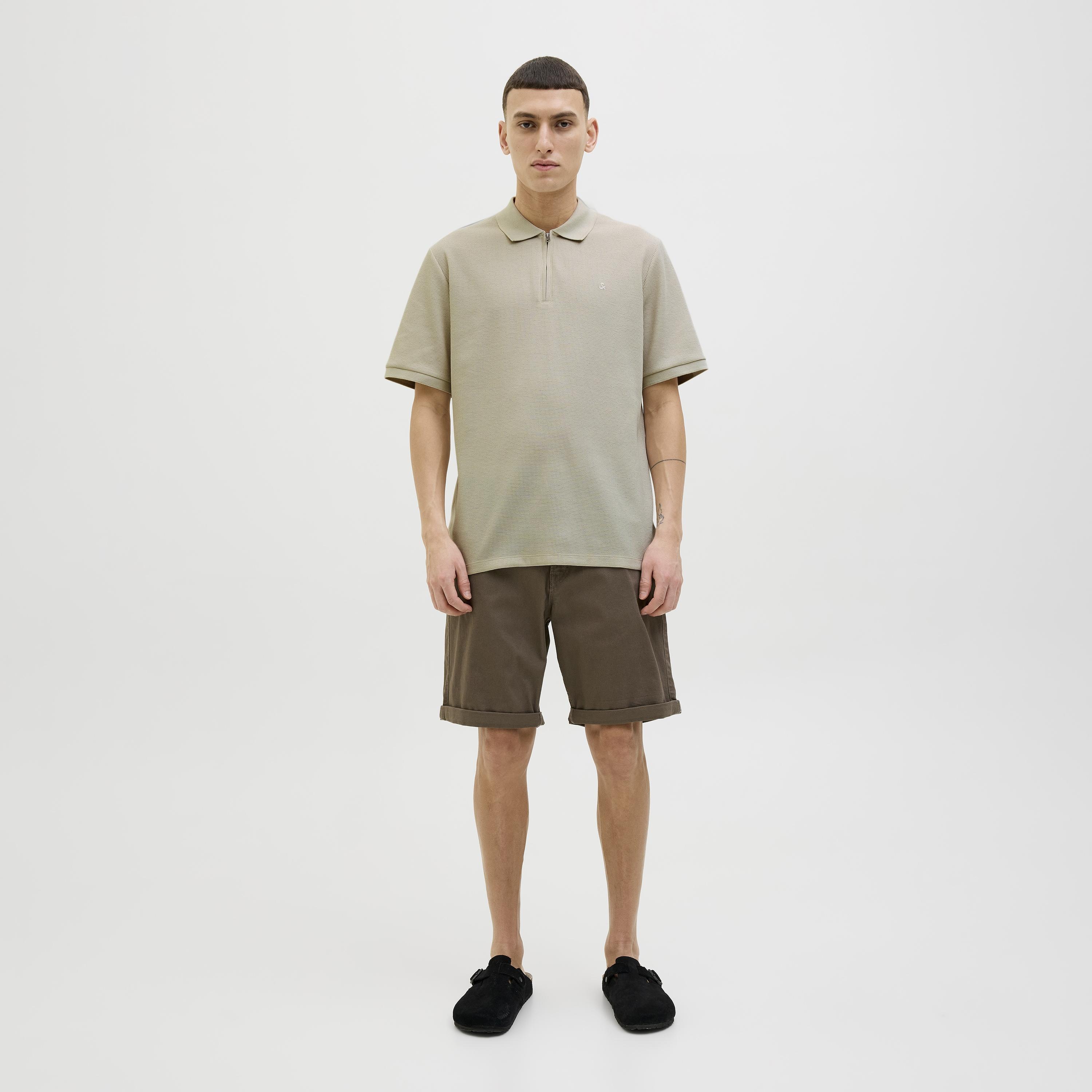 تيشيرت بولو رجالي بملمس مميز وأكمام قصيرة من جاك آند جونز-men-clothing-tshirtsandpolos-polos-image-2