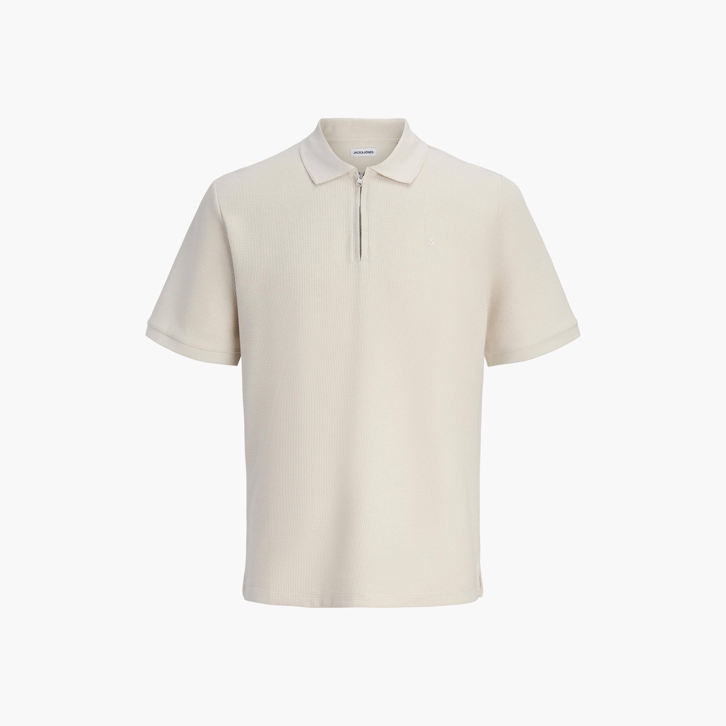 تيشيرت بولو رجالي بملمس مميز وأكمام قصيرة من جاك آند جونز-men-clothing-tshirtsandpolos-polos-image-7