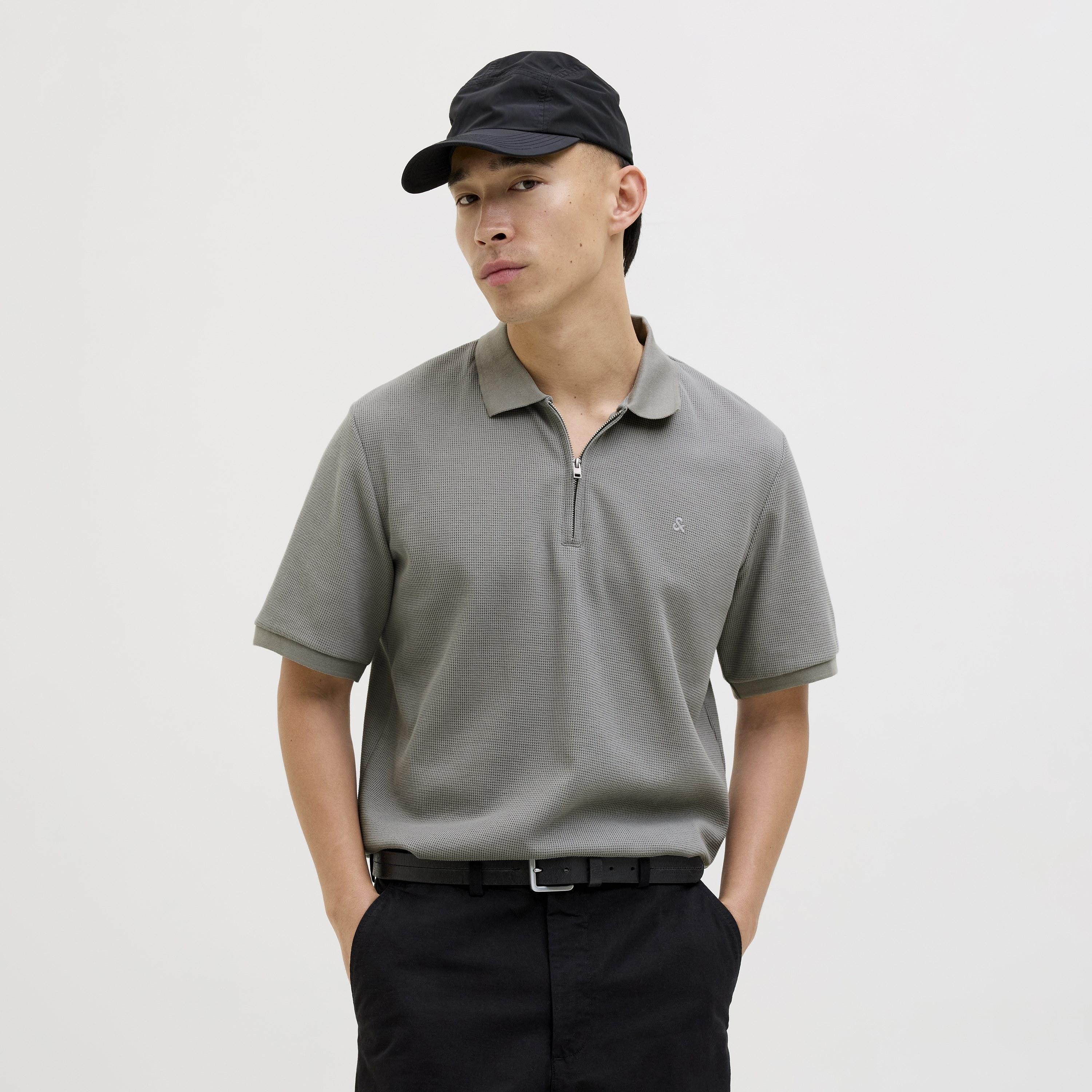 تيشيرت بولو رجالي بملمس مميز وأكمام قصيرة من جاك آند جونز-men-clothing-tshirtsandpolos-polos-image-1