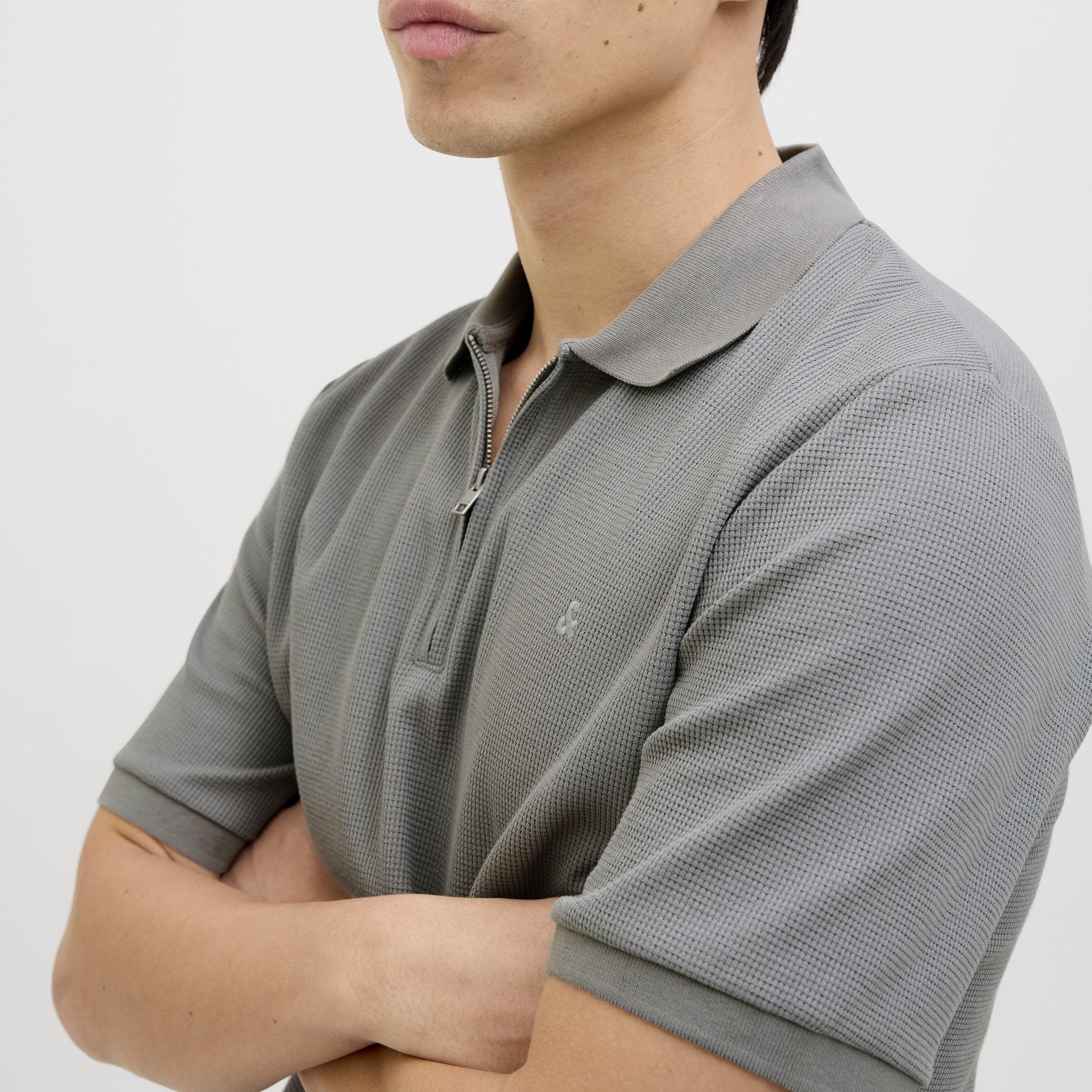 تيشيرت بولو رجالي بملمس مميز وأكمام قصيرة من جاك آند جونز-men-clothing-tshirtsandpolos-polos-image-3