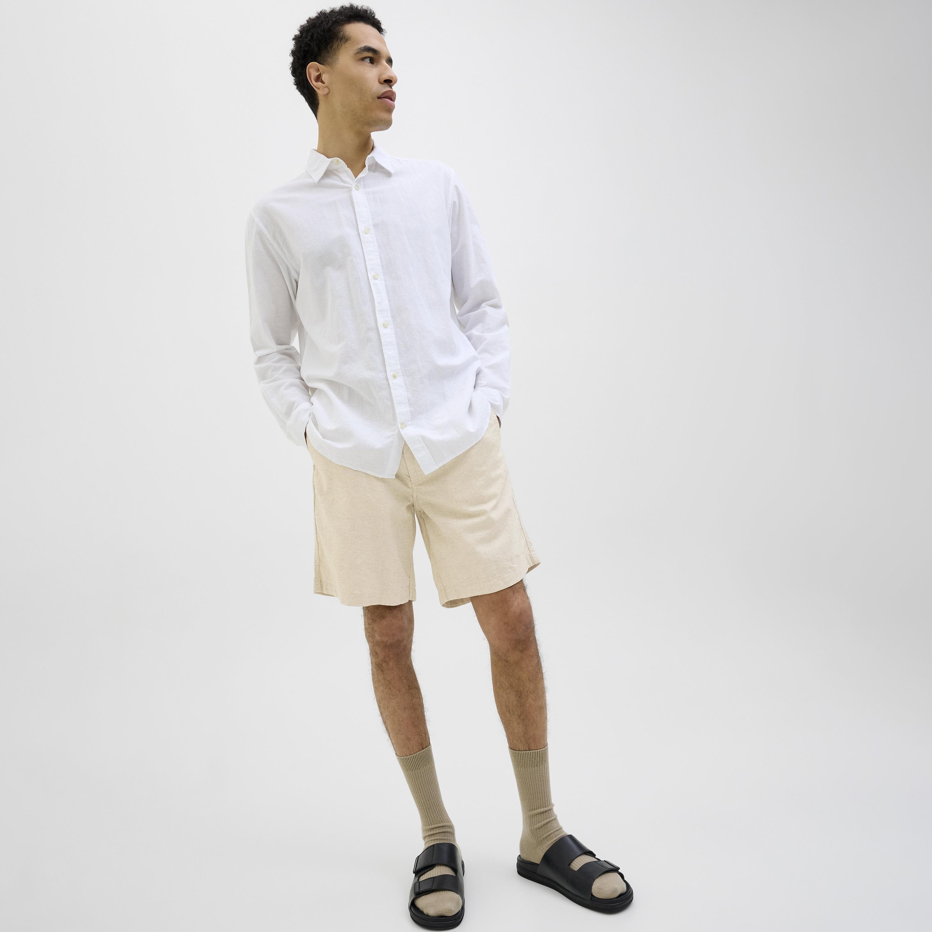 شورت رجالي سادة بخصر متوسط الارتفاع مع زر وسحاب للإغلاق من جاك آند جونز-men-clothing-bottoms-shorts-image-5