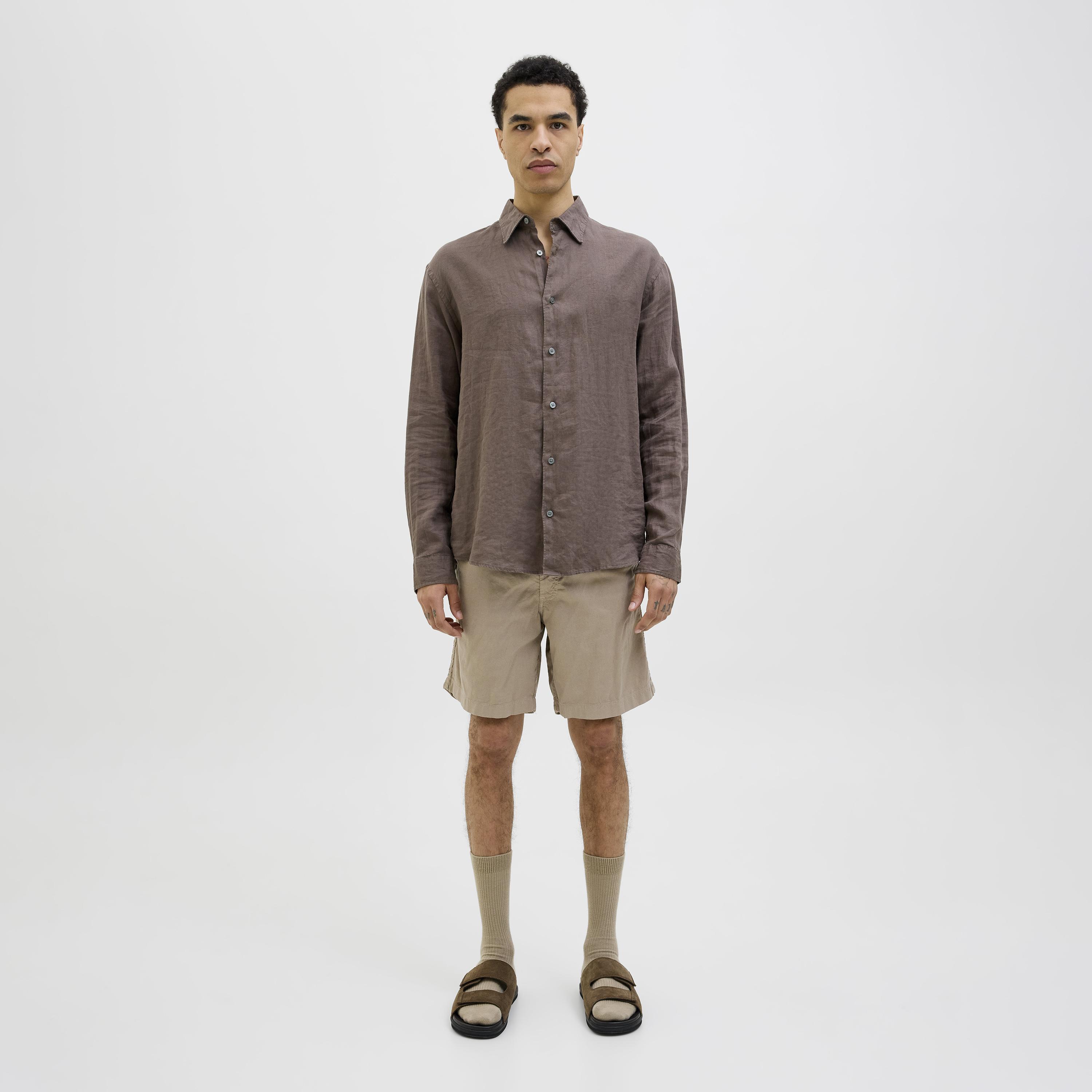 Jack & Jones Plain Mid-Rise Button and Zip Fly Men's Shorts-men-clothing-bottoms-shorts-image-25