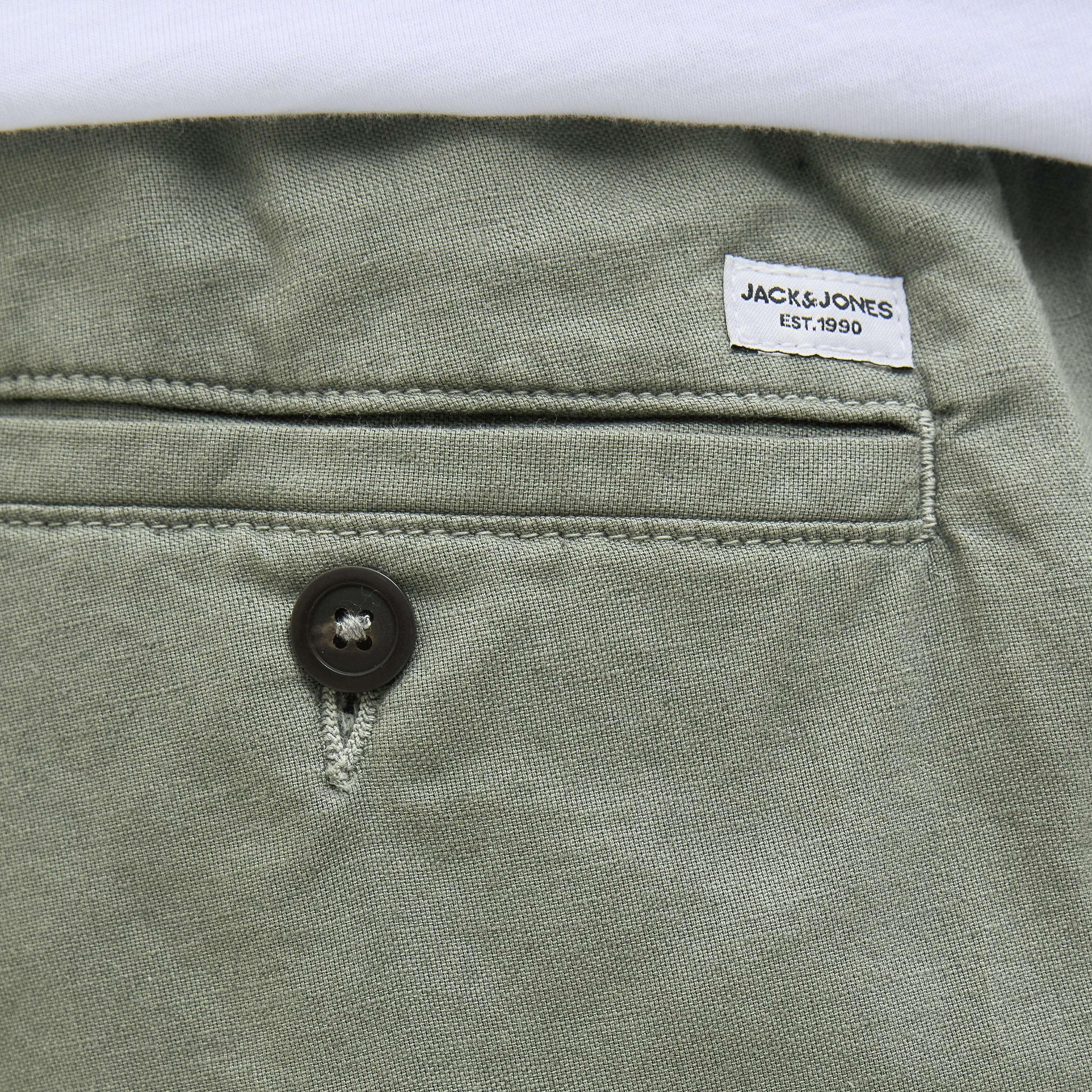 شورت رجالي سادة بخصر متوسط الارتفاع مع زر وسحاب للإغلاق من جاك آند جونز-men-clothing-bottoms-shorts-image-7