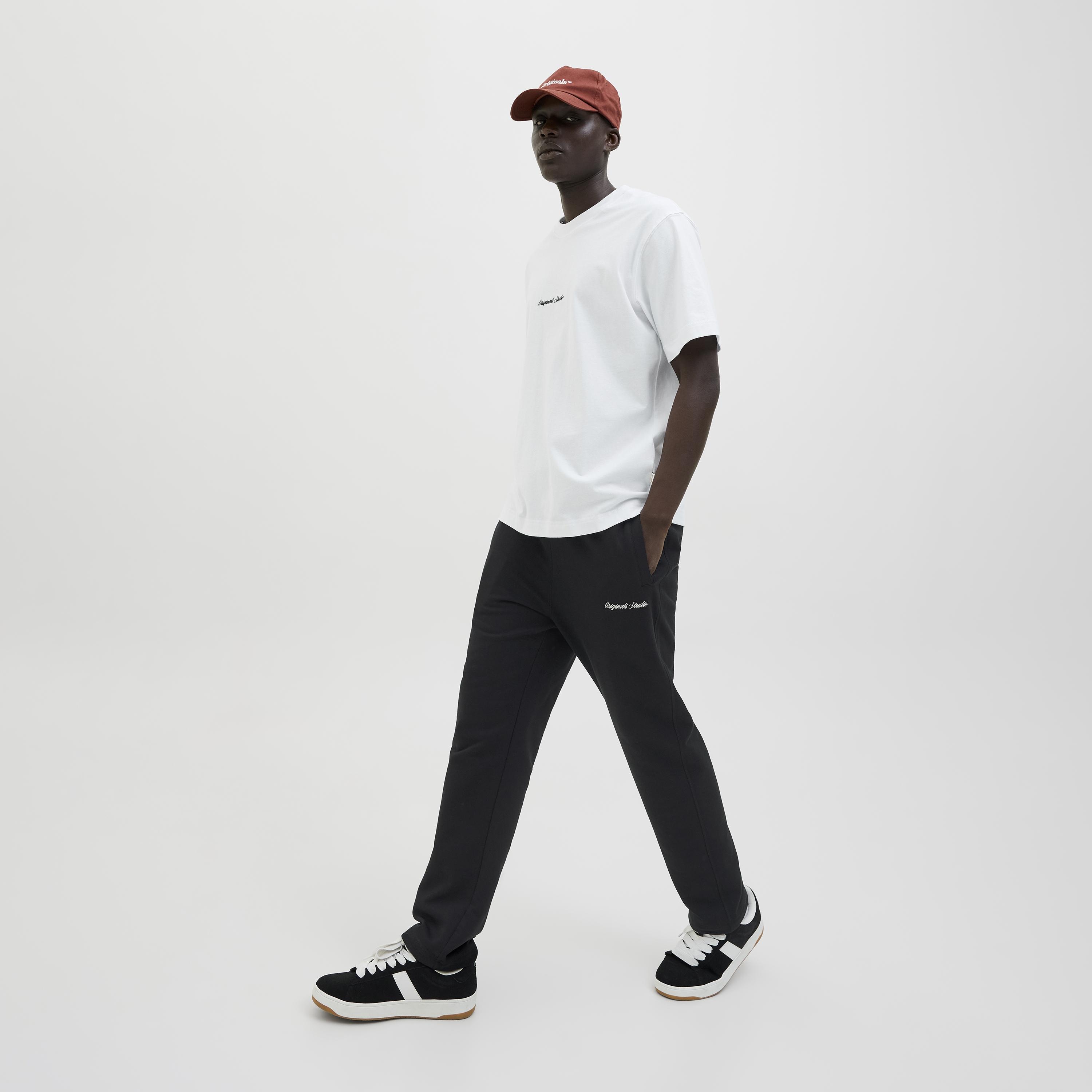 بنطلون رياضي رجالي سادة بخصر متوسط الارتفاع برباط من جاك آند جونز-men-clothing-joggers-image-6