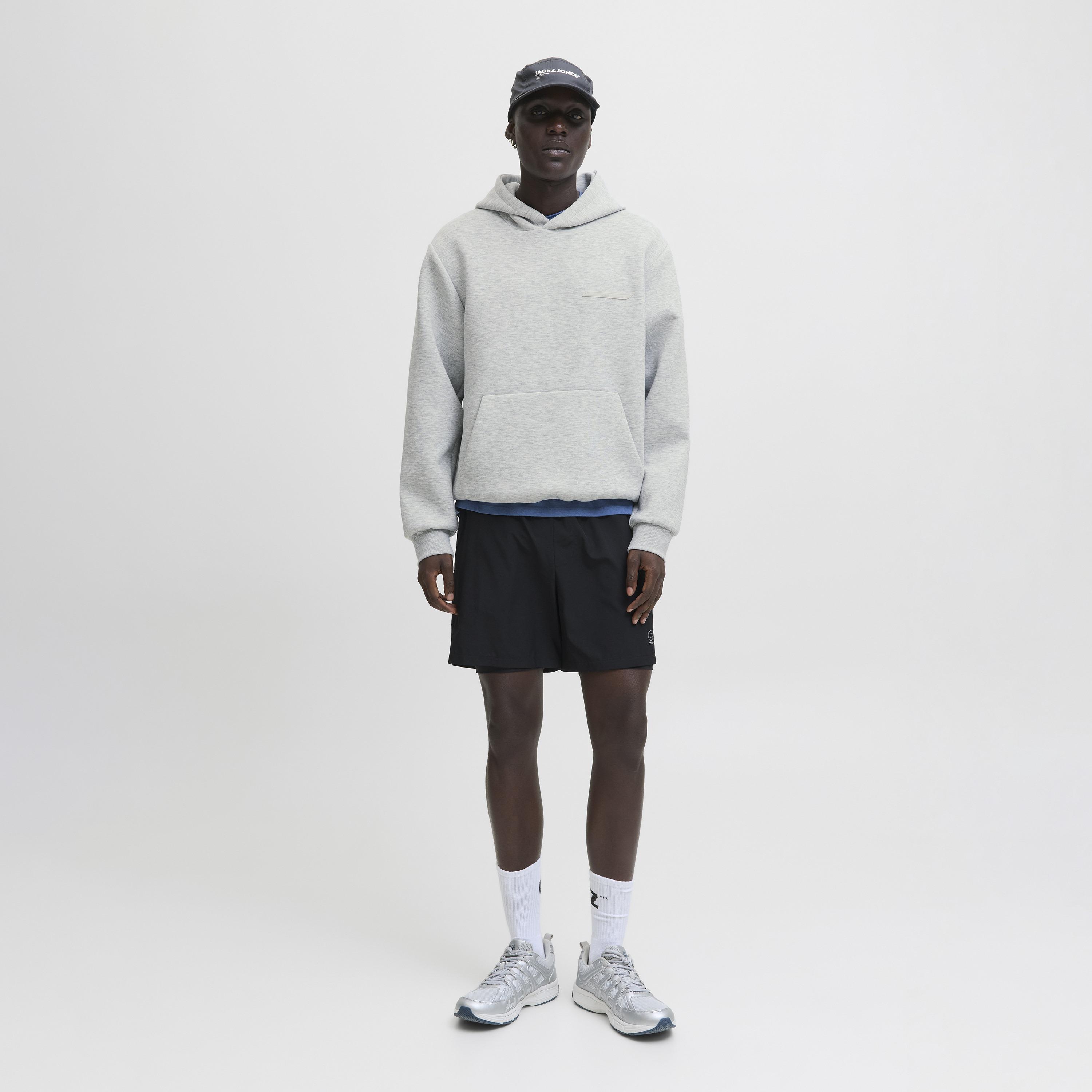 كنزة صوفية رجالية سادة بقلنسوة وأكمام طويلة من جاك ان جونز-men-winterwear-hoodiesandsweatshirts-image-2