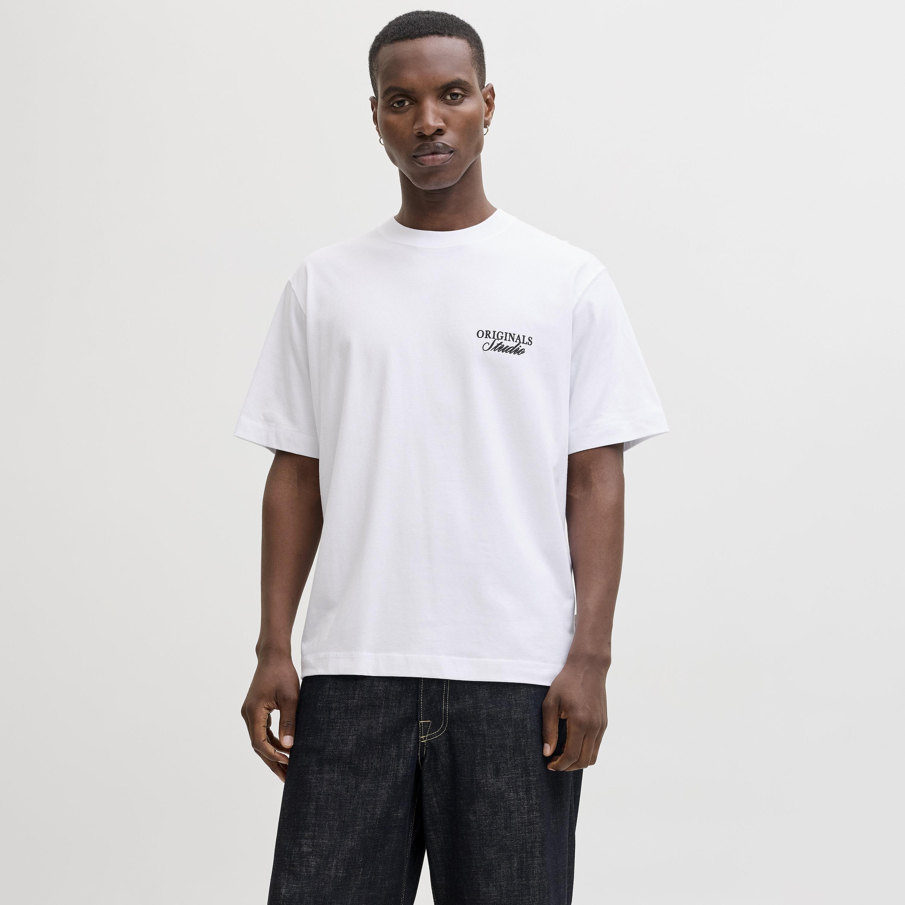 تيشرت رجالي بطبعة طبوغرافية وياقة مستديرة وأكمام قصيرة من جاك آند جونز-men-clothing-tshirtsandpolos-tshirts-image-1