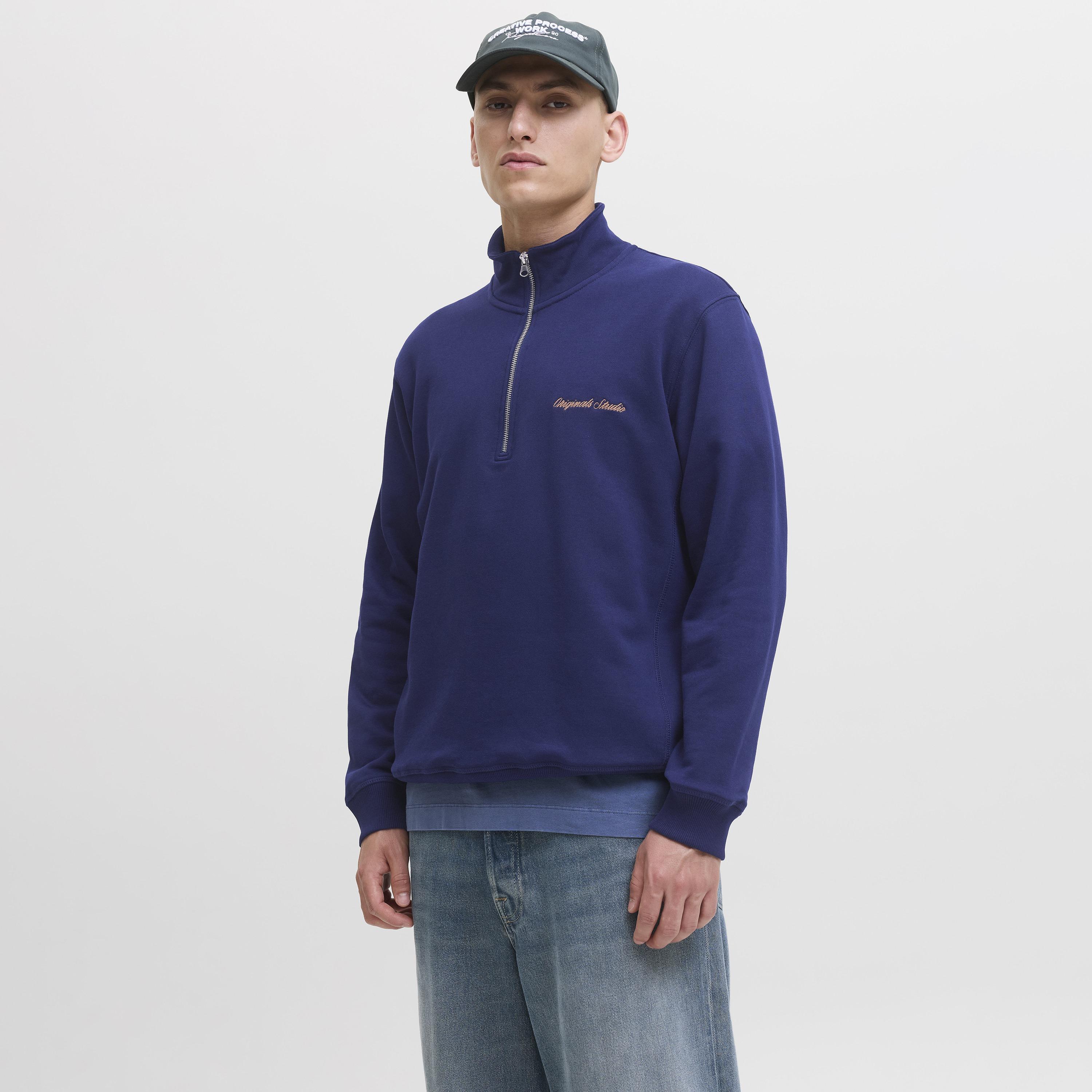 كنزة صوفية رجالية سادة بياقة عالية وأكمام طويلة من جاك ان جونز-men-winterwear-hoodiesandsweatshirts-image-1