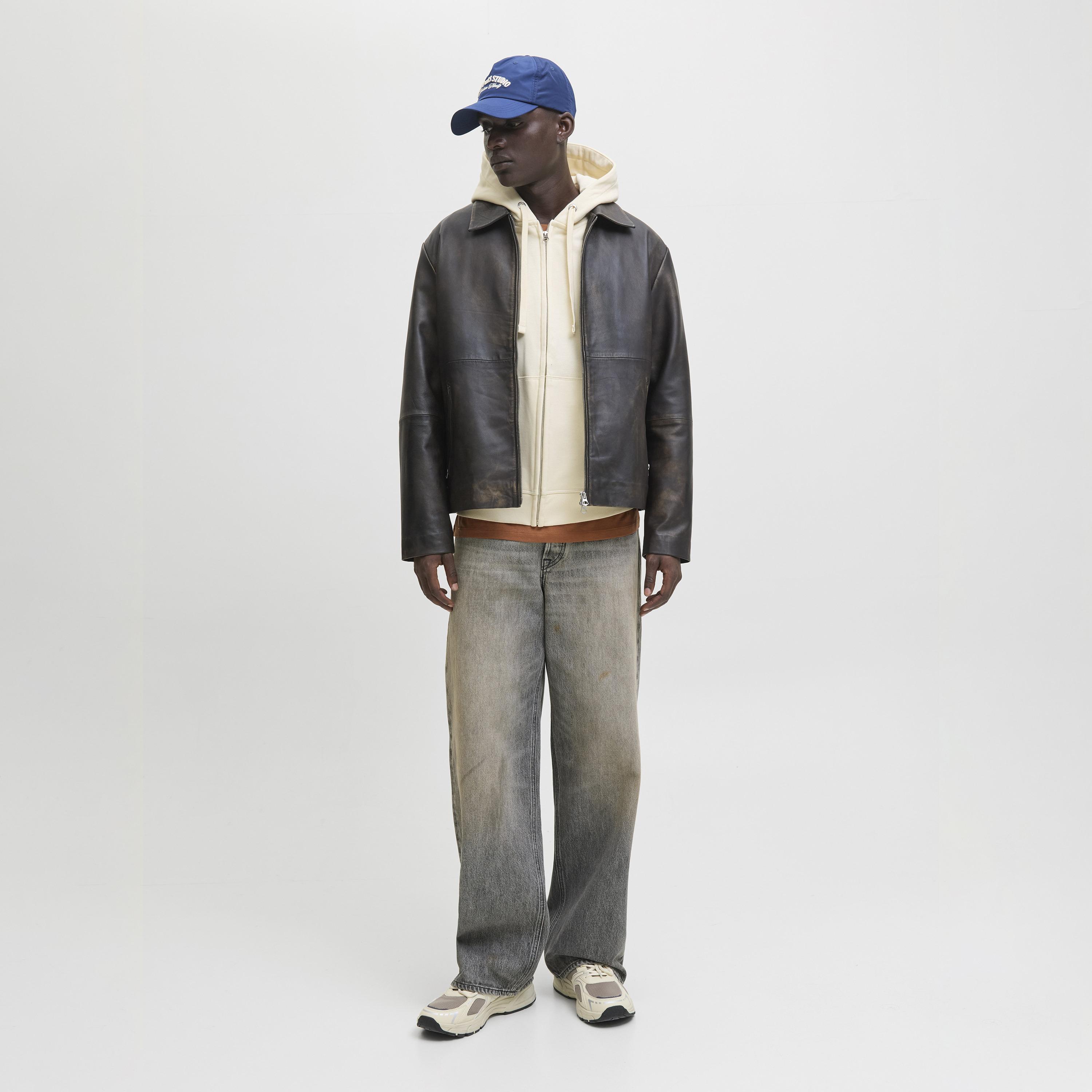 سويت شيرت رجالي سادة بهودي وأكمام طويلة وسحاب إغلاق كامل من جاك آند جونز-men-winterwear-hoodiesandsweatshirts-image-2