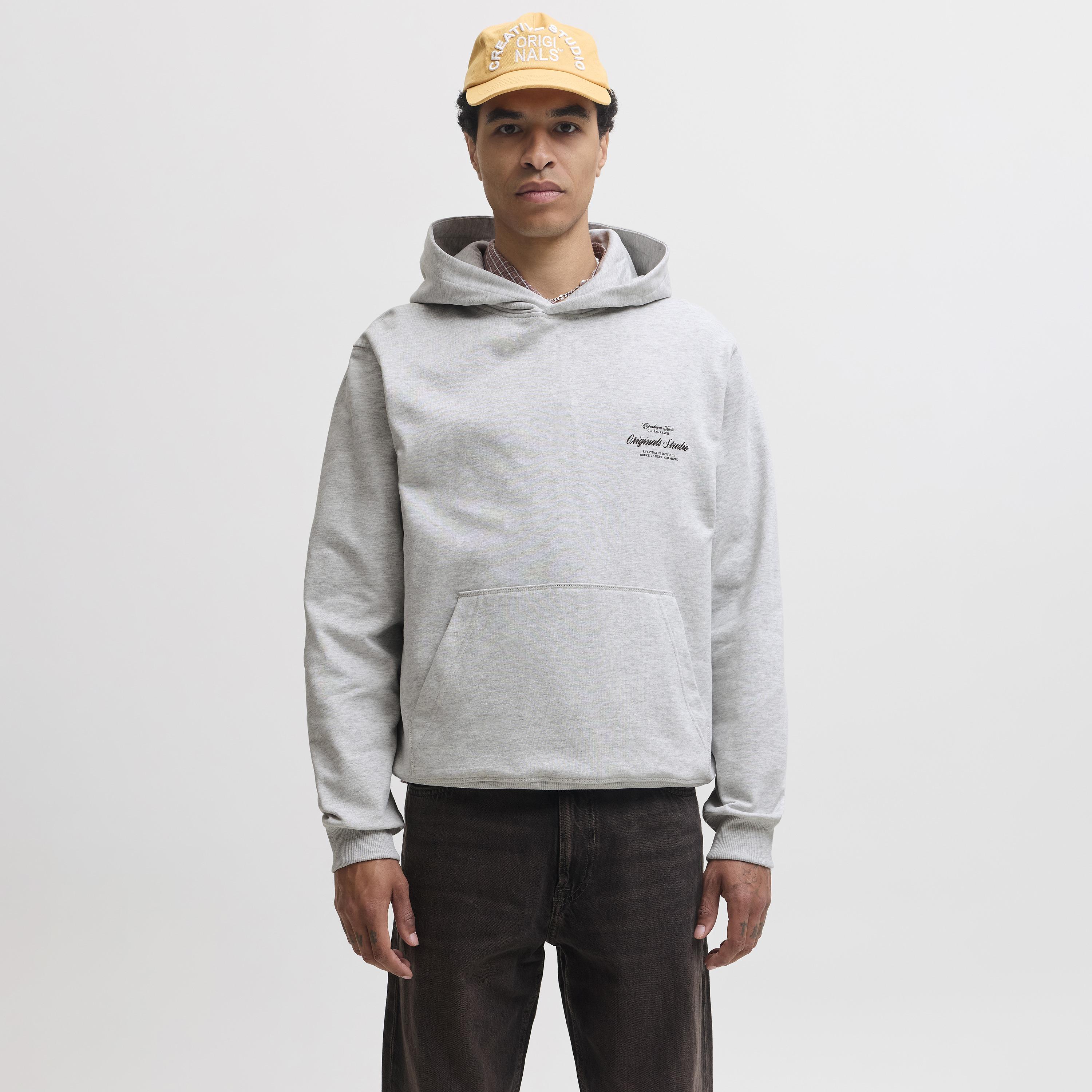 كنزة صوفية رجالية مطبوعة بنص بقلنسوة وأكمام طويلة من جاك ان جونز-men-winterwear-hoodiesandsweatshirts-image-39