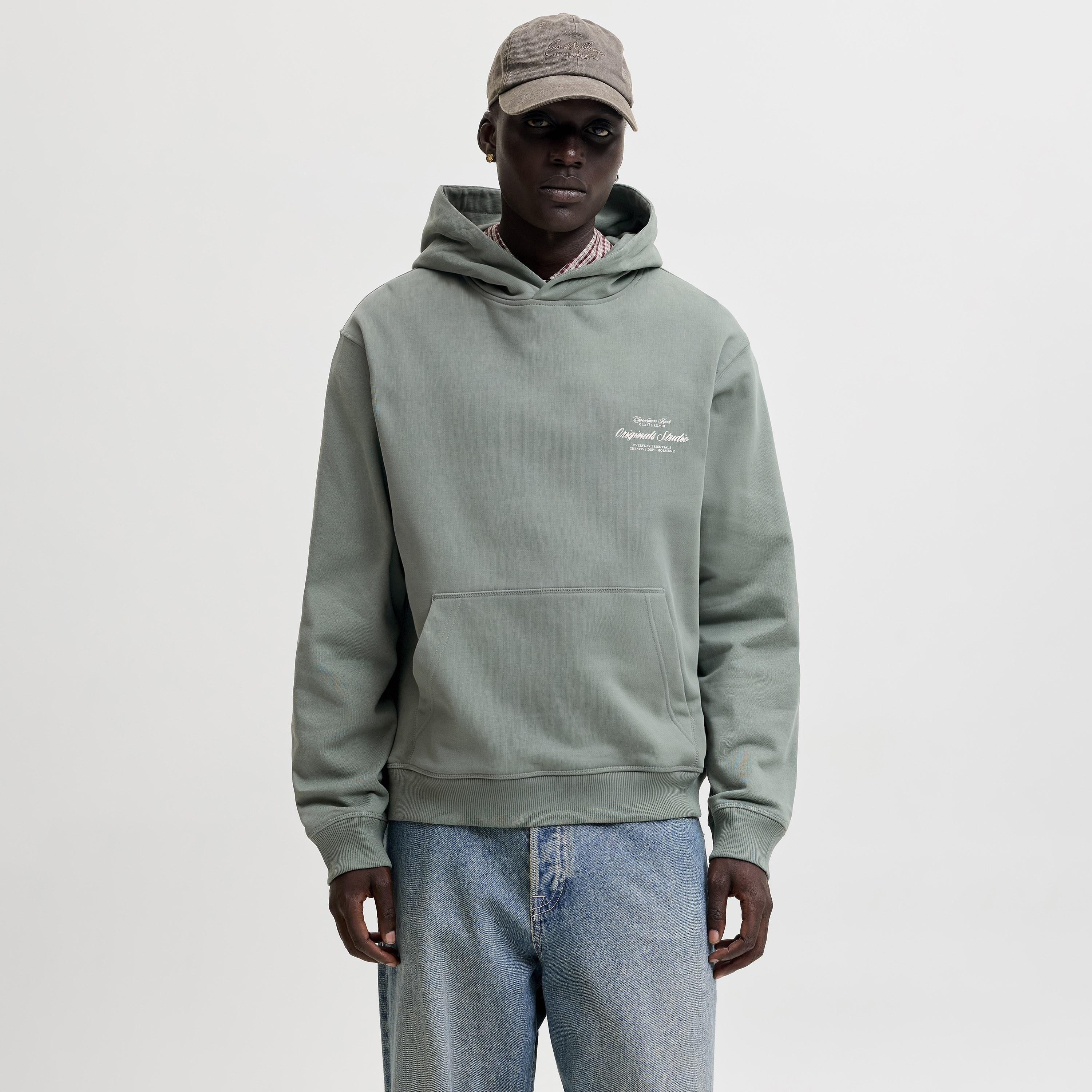 كنزة صوفية رجالية مطبوعة بنص بقلنسوة وأكمام طويلة من جاك ان جونز-men-winterwear-hoodiesandsweatshirts-image-25