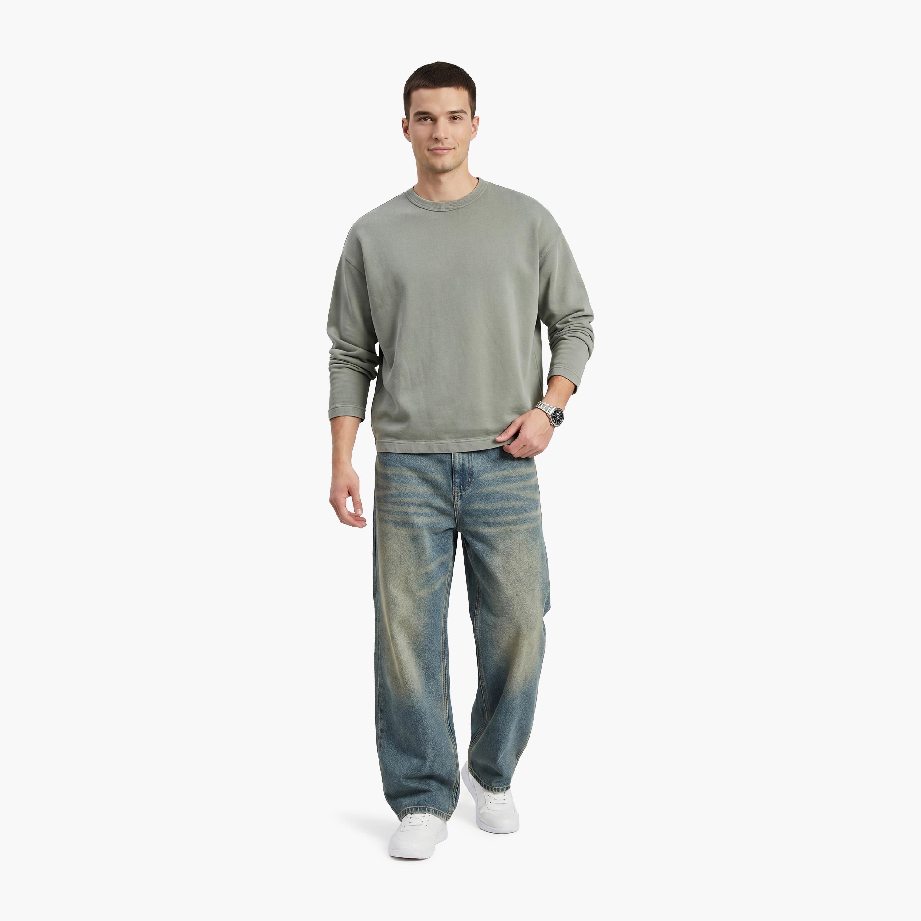 سويت شيرت رجالي بطبعة نصية وغرافيك وياقة مستديرة وأكمام طويلة من جاك آند جونز-men-winterwear-hoodiesandsweatshirts-image-2
