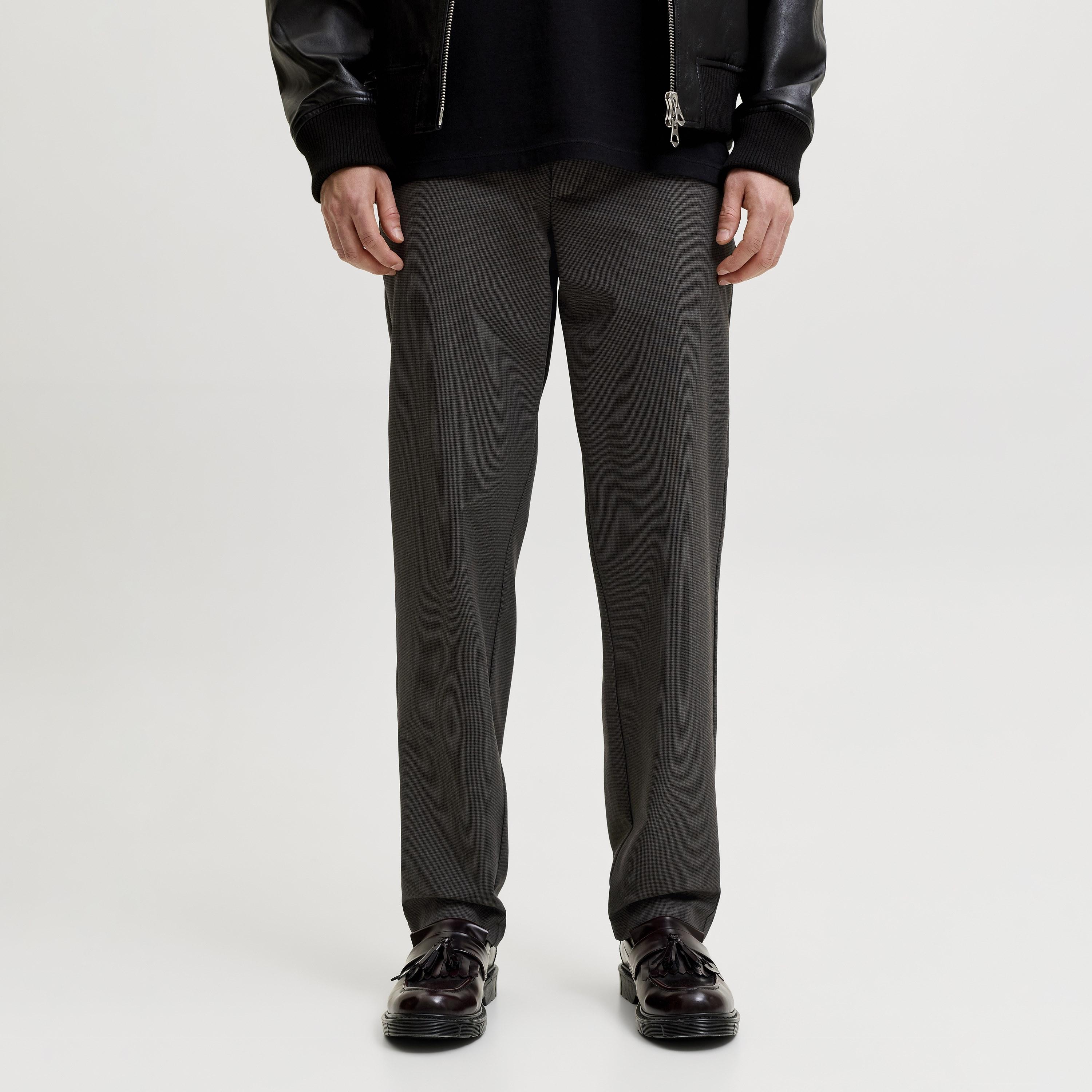 بنطلون رجالي سادة بخصر متوسط الارتفاع وقفل أزرار وسحاب من جاك آند جونز-men-clothing-bottoms-trousersandchinos-trousers-image-1
