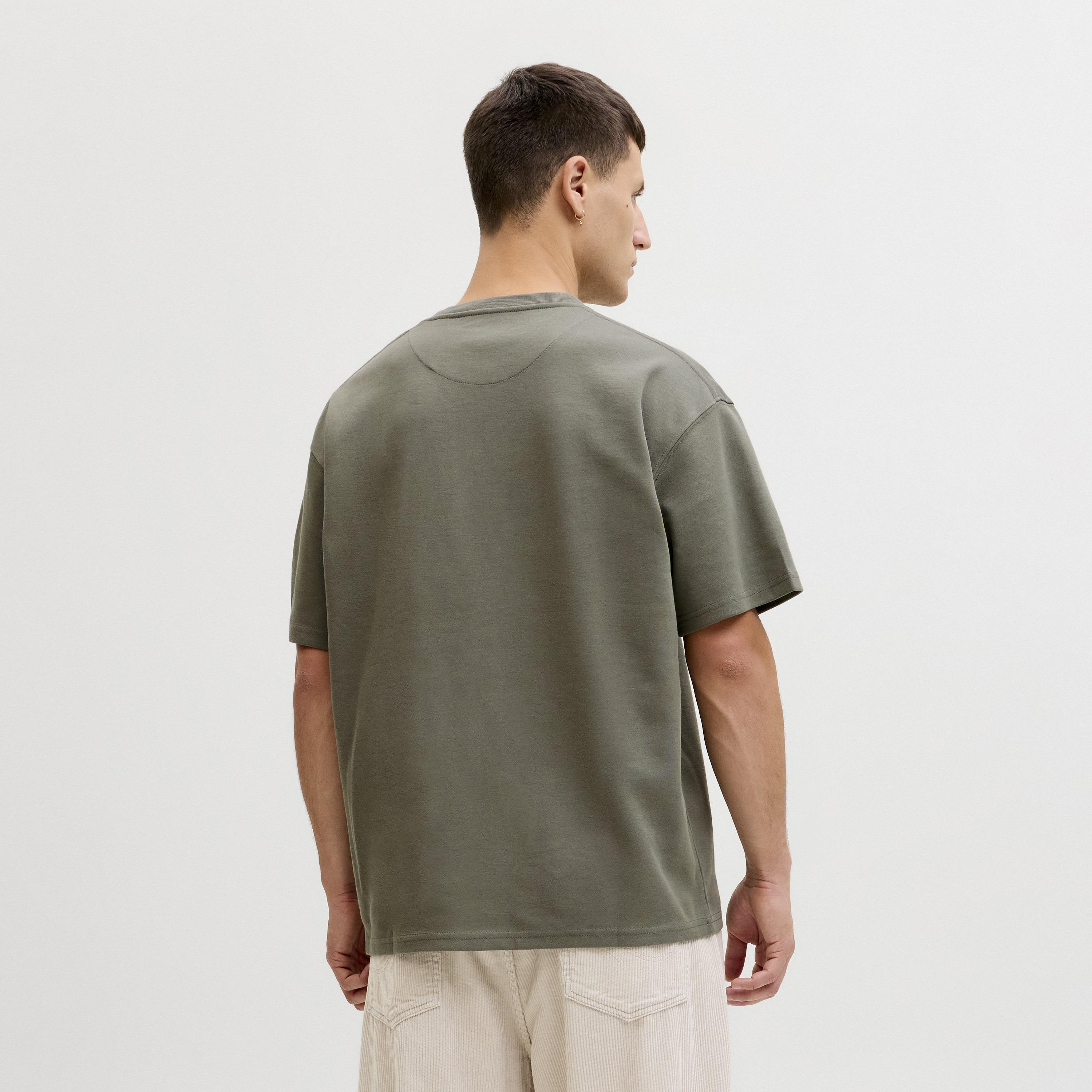 تيشرت رجالي سادة بياقة مستديرة وأكمام قصيرة من جاك آند جونز-men-clothing-tshirtsandpolos-tshirts-image-4