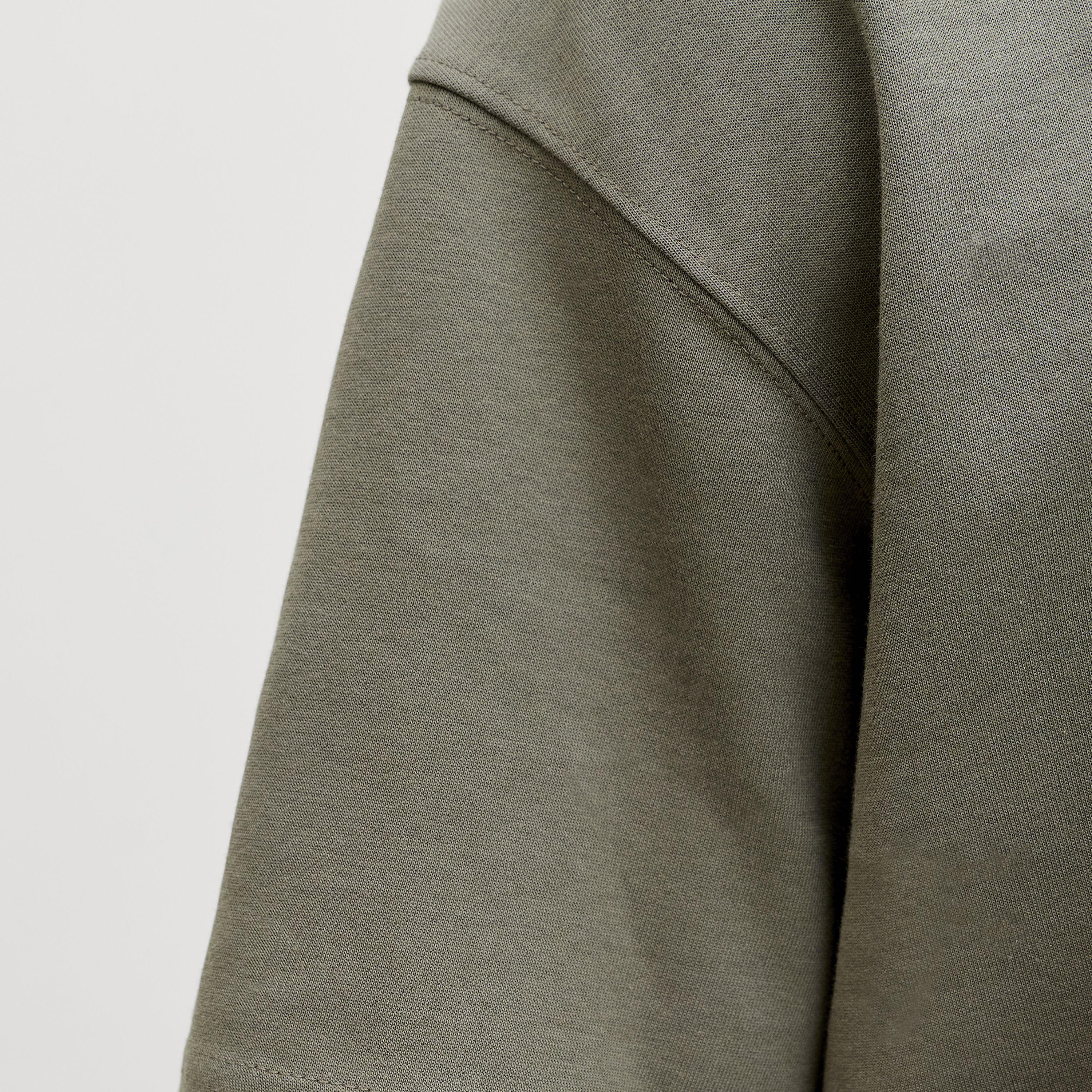 تيشرت رجالي سادة بياقة مستديرة وأكمام قصيرة من جاك آند جونز-men-clothing-tshirtsandpolos-tshirts-image-5