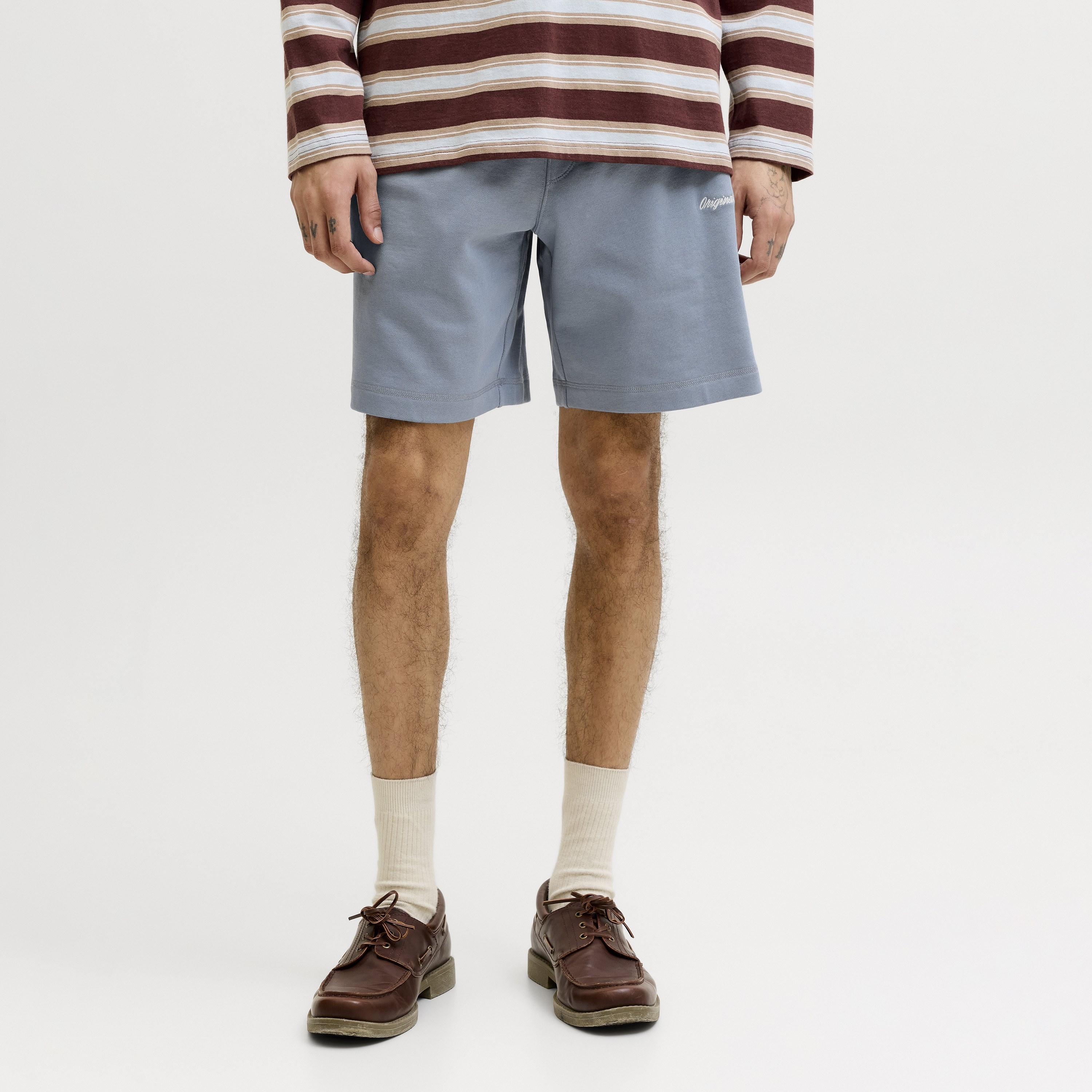 شورت رجالي سادة بخصر مطاطي برباط وقصة متوسطة الارتفاع من جاك آند جونز-men-clothing-bottoms-shorts-image-1