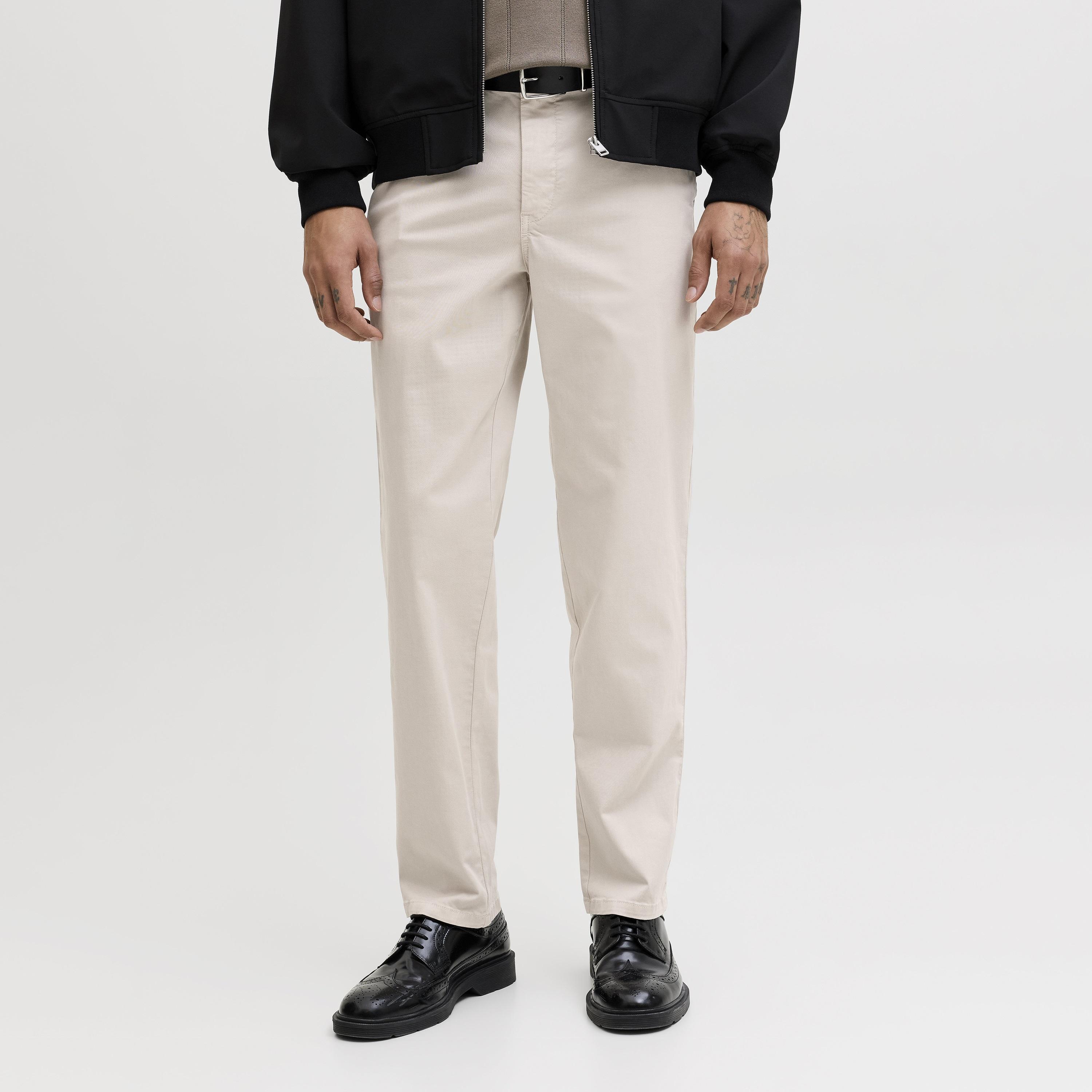 بنطال تشينو رجالي سادة بقصة عادية (ريجيلار فيت) وخصر متوسط الارتفاع من جاك آند جونز-men-clothing-bottoms-trousersandchinos-chinos-image-1