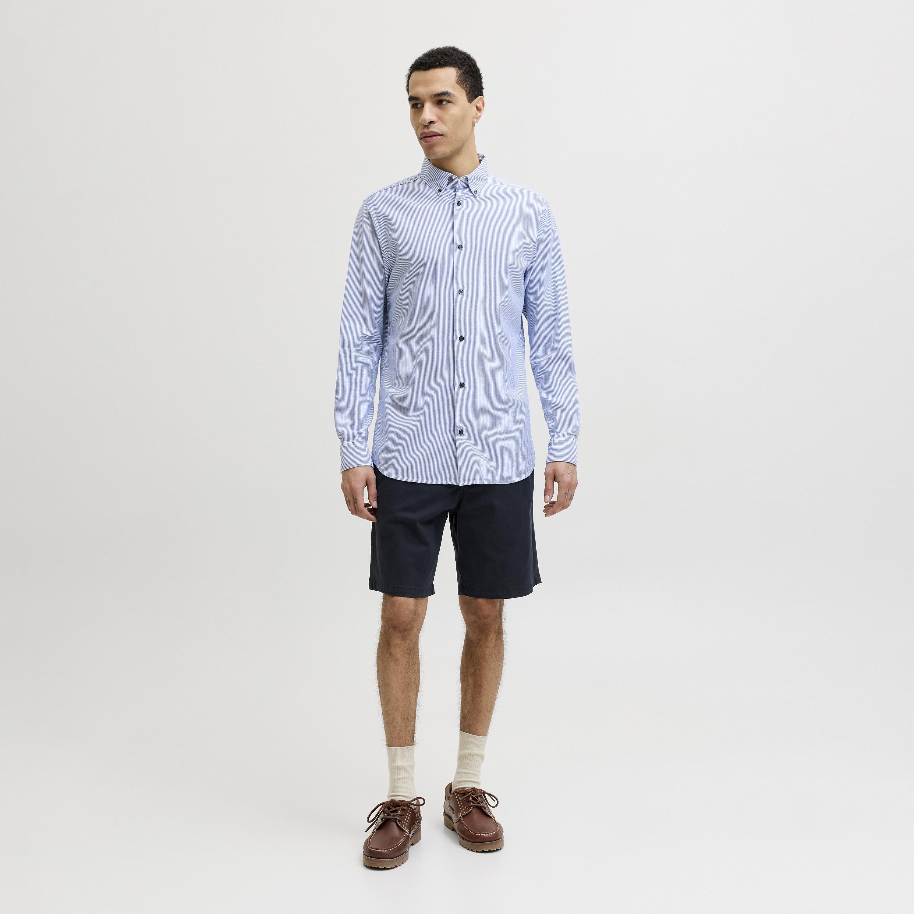 Jack & Jones Plain Mid-Rise Button and Zip Fly Men's Chino Shorts-men-clothing-bottoms-shorts-image-2