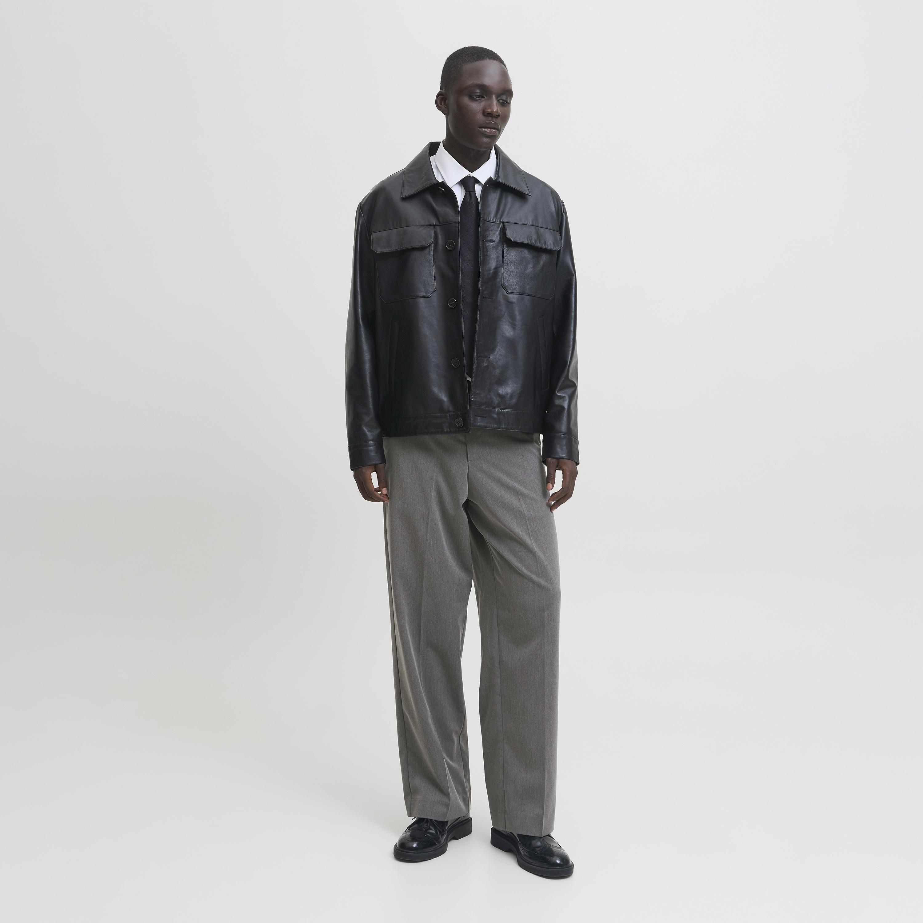 بنطلون رجالي سادة بخصر متوسط الارتفاع وقفل مشبك وسحاب من جاك آند جونز-men-clothing-bottoms-trousersandchinos-trousers-image-2