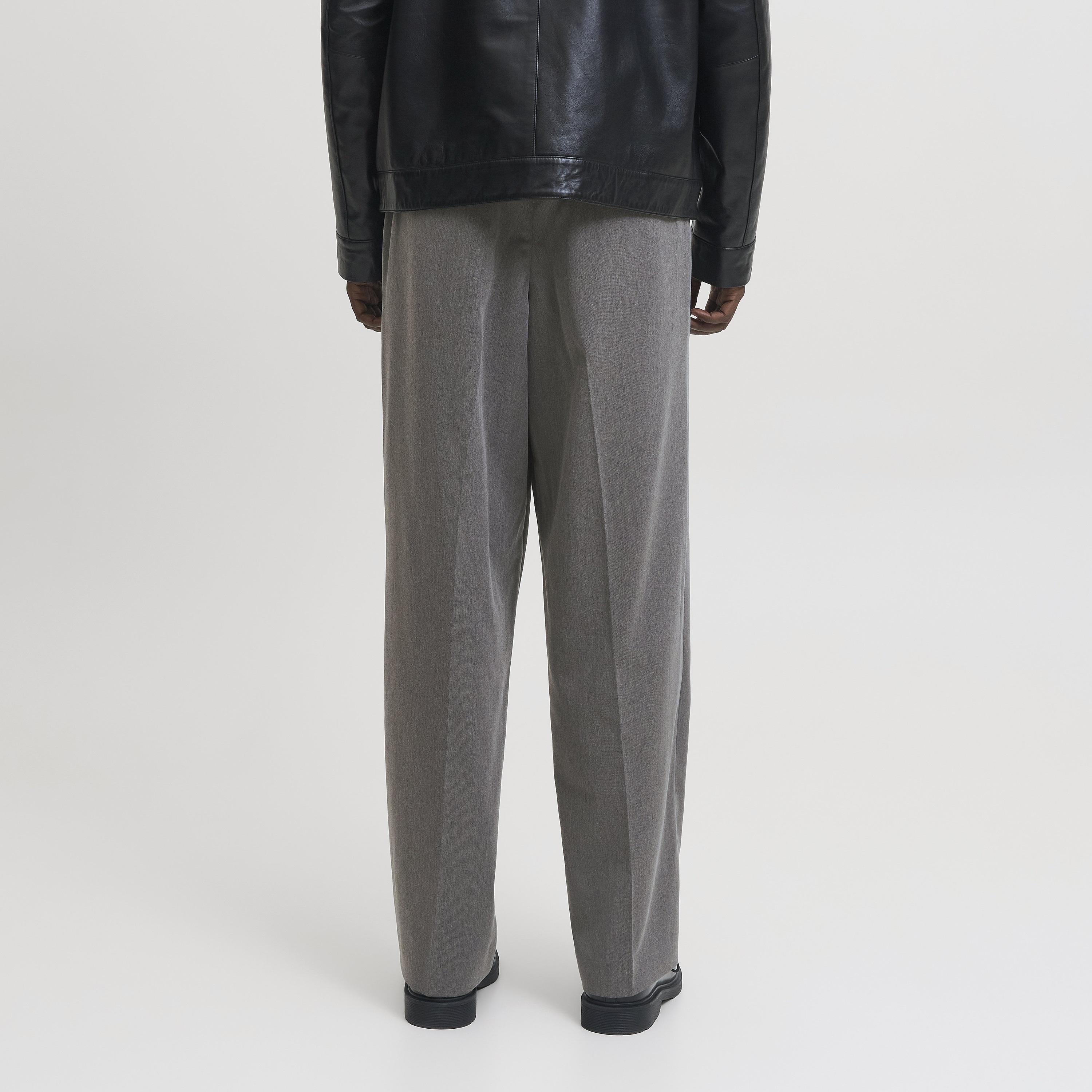بنطلون رجالي سادة بخصر متوسط الارتفاع وقفل مشبك وسحاب من جاك آند جونز-men-clothing-bottoms-trousersandchinos-trousers-image-4
