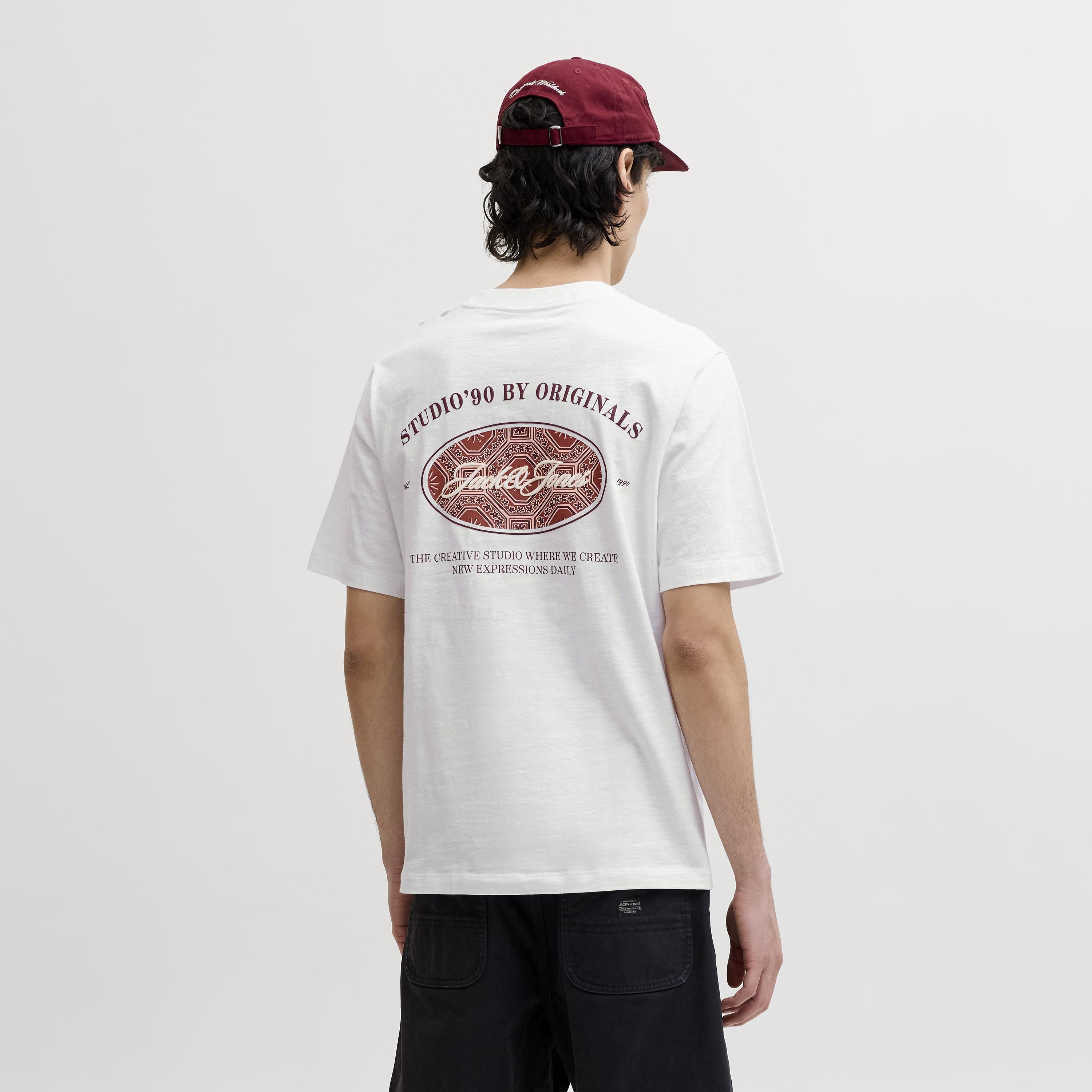 تيشرت رجالي بطبعة غرافيك وياقة مستديرة وأكمام قصيرة من جاك آند جونز-men-clothing-tshirtsandpolos-tshirts-image-4