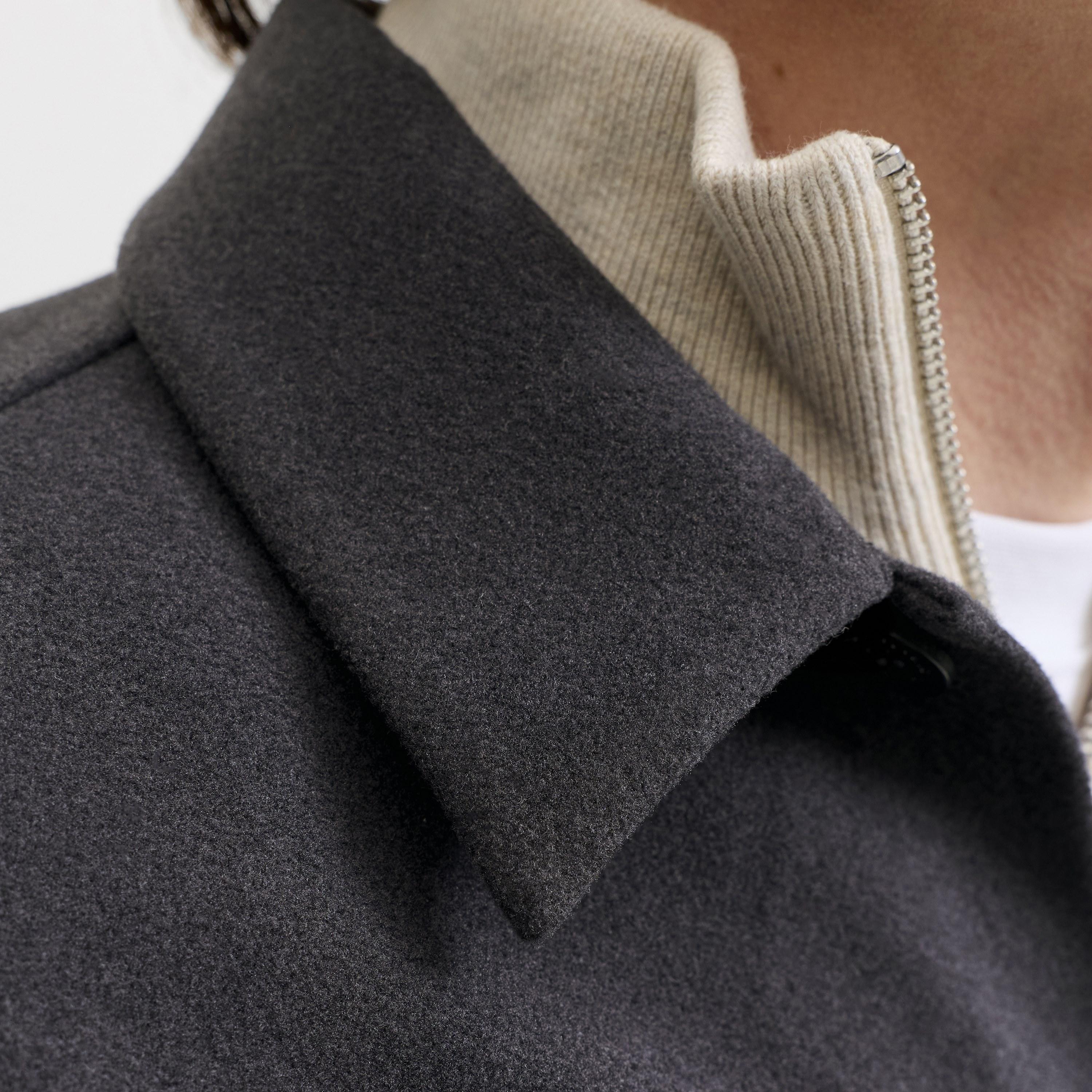شاكيت رجالي سادة بقصة ريلاكس فيت بياقة سبريد وأكمام طويلة من جاك آند جونز-men-clothing-shirts-image-21