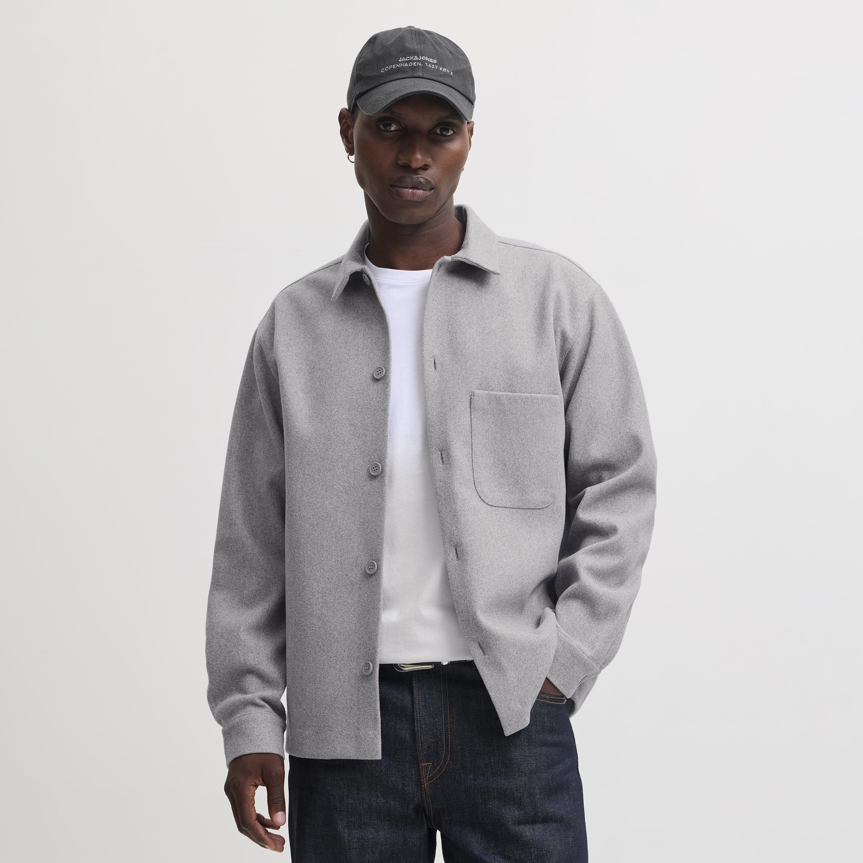شاكيت رجالي سادة بقصة ريلاكس فيت بياقة سبريد وأكمام طويلة من جاك آند جونز-men-clothing-shirts-image-9