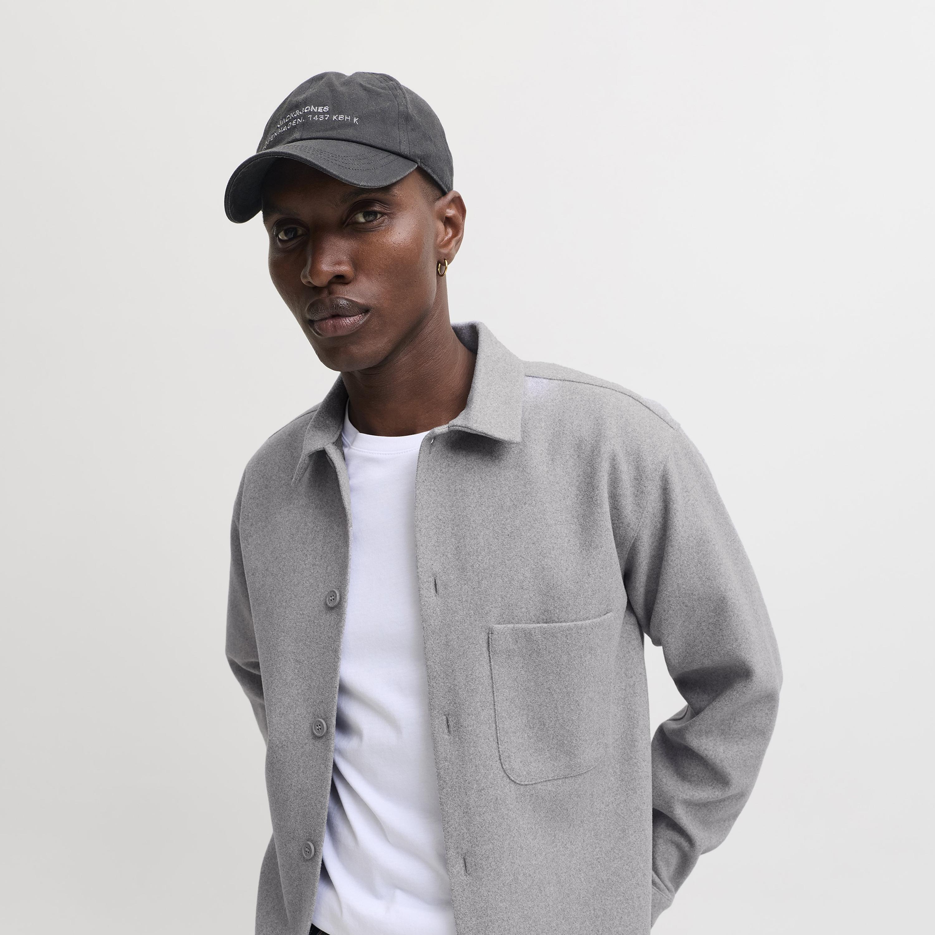 شاكيت رجالي سادة بقصة ريلاكس فيت بياقة سبريد وأكمام طويلة من جاك آند جونز-men-clothing-shirts-image-11