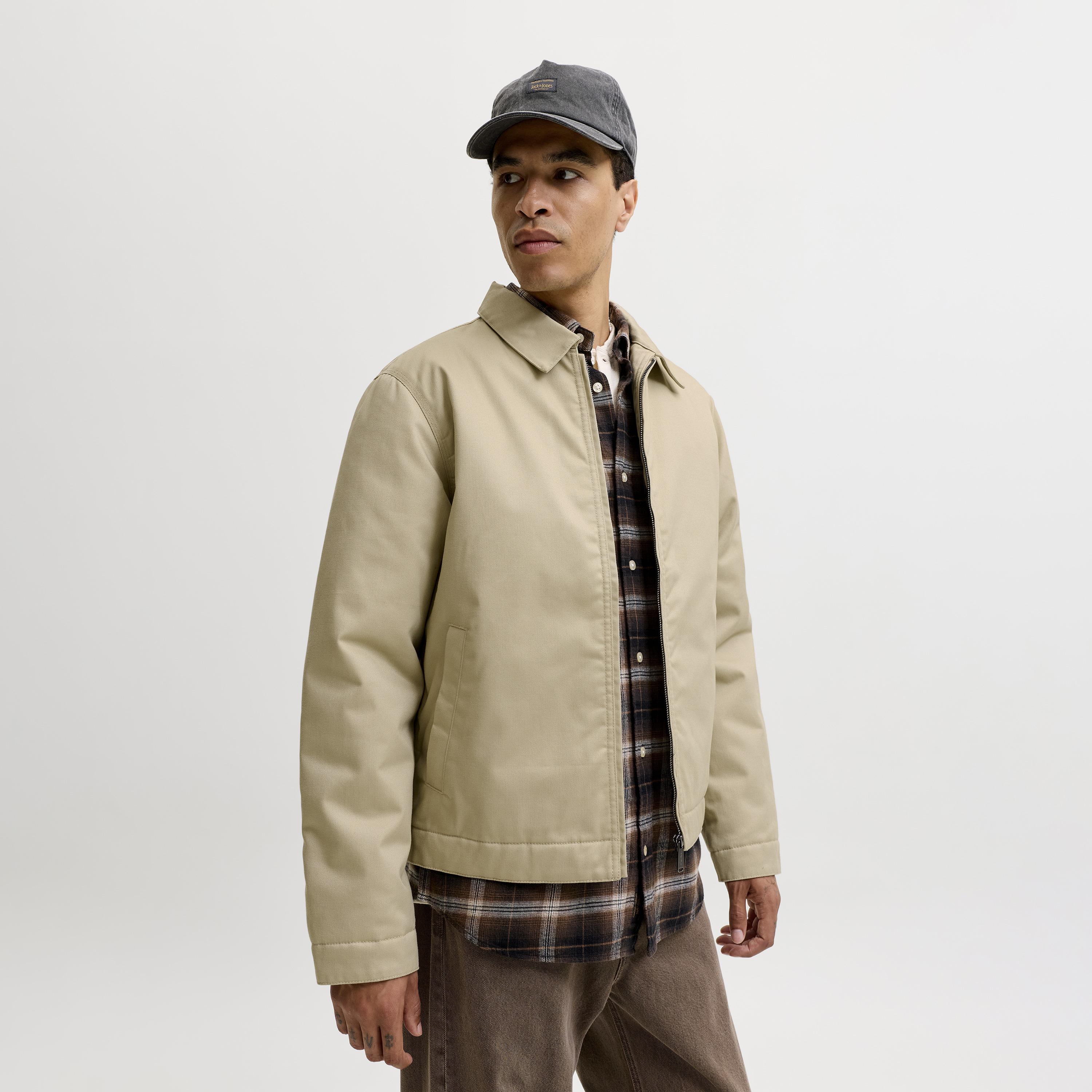 جاكيت رجالي سادة بياقة عريضة وأكمام طويلة من جاك آند جونز-men-clothing-jacketsandblazers-jackets-image-19