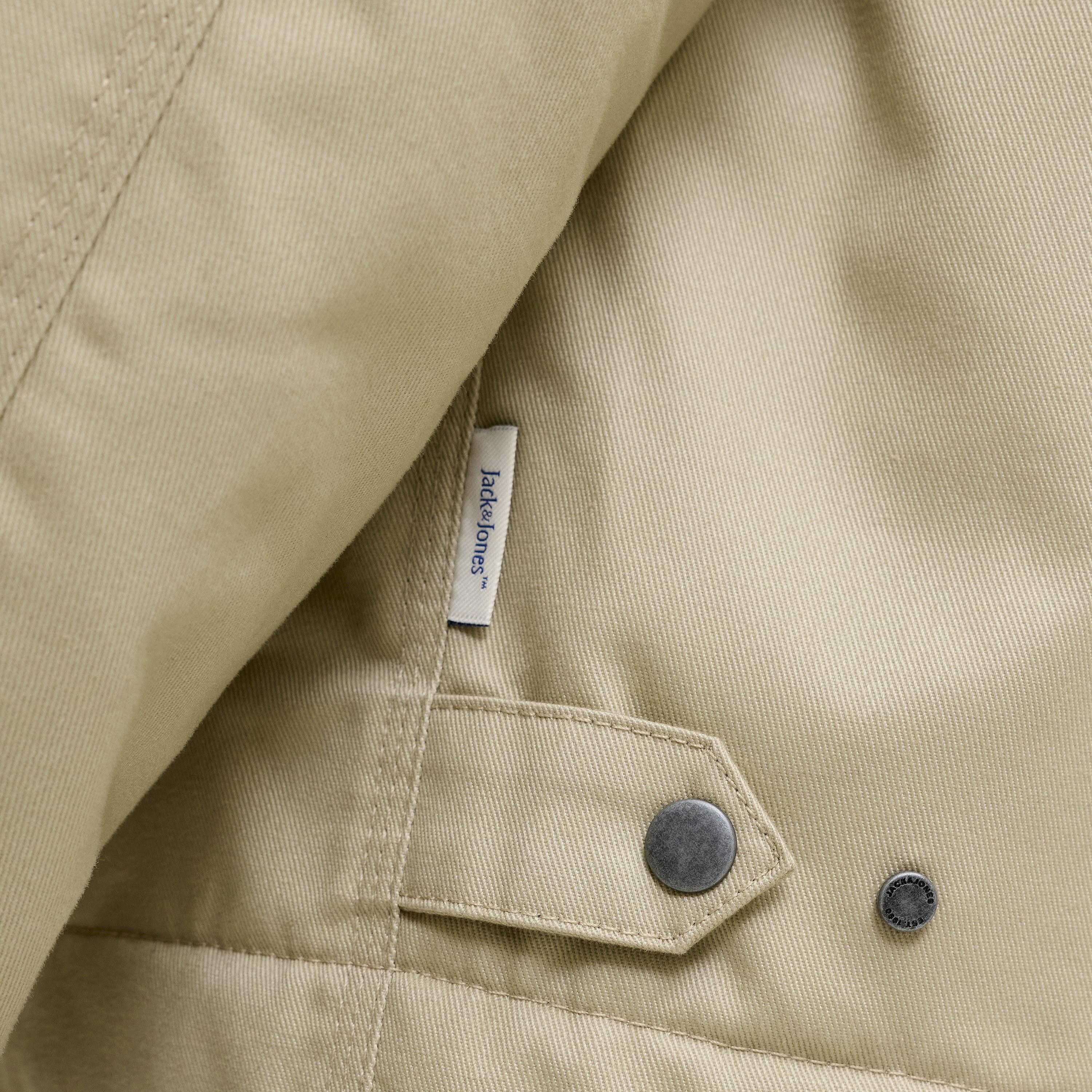 جاكيت رجالي سادة بياقة عريضة وأكمام طويلة من جاك آند جونز-men-clothing-jacketsandblazers-jackets-image-20