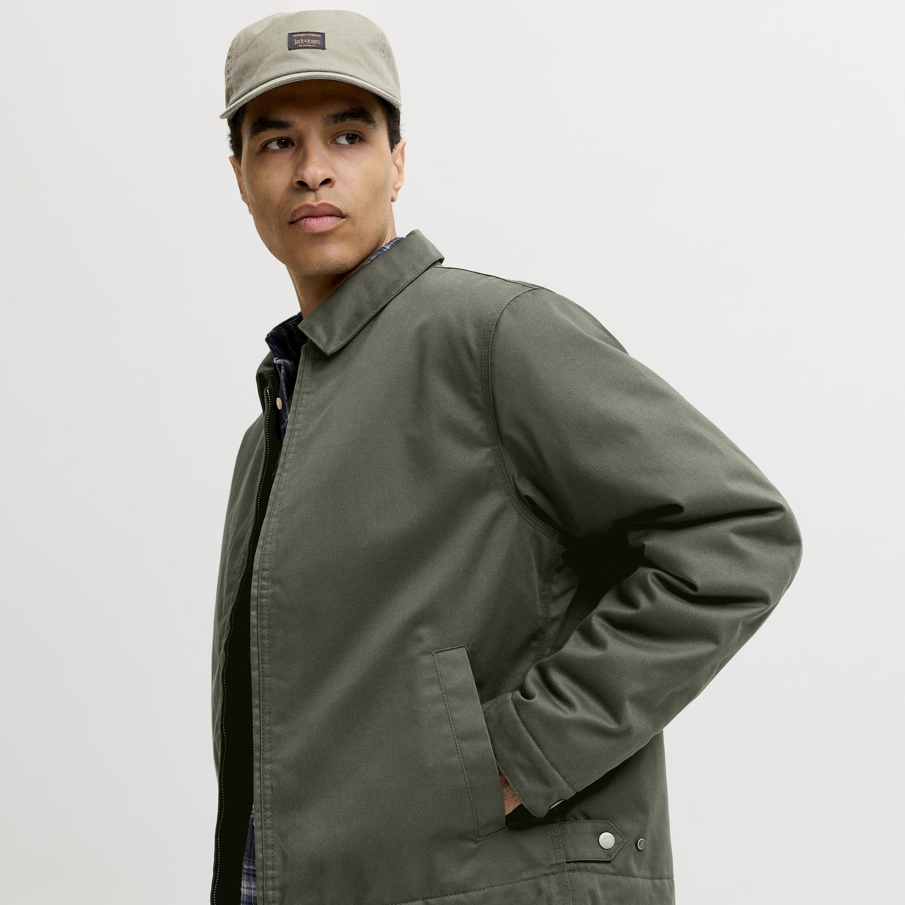 جاكيت رجالي سادة بياقة عريضة وأكمام طويلة من جاك آند جونز-men-clothing-jacketsandblazers-jackets-image-10