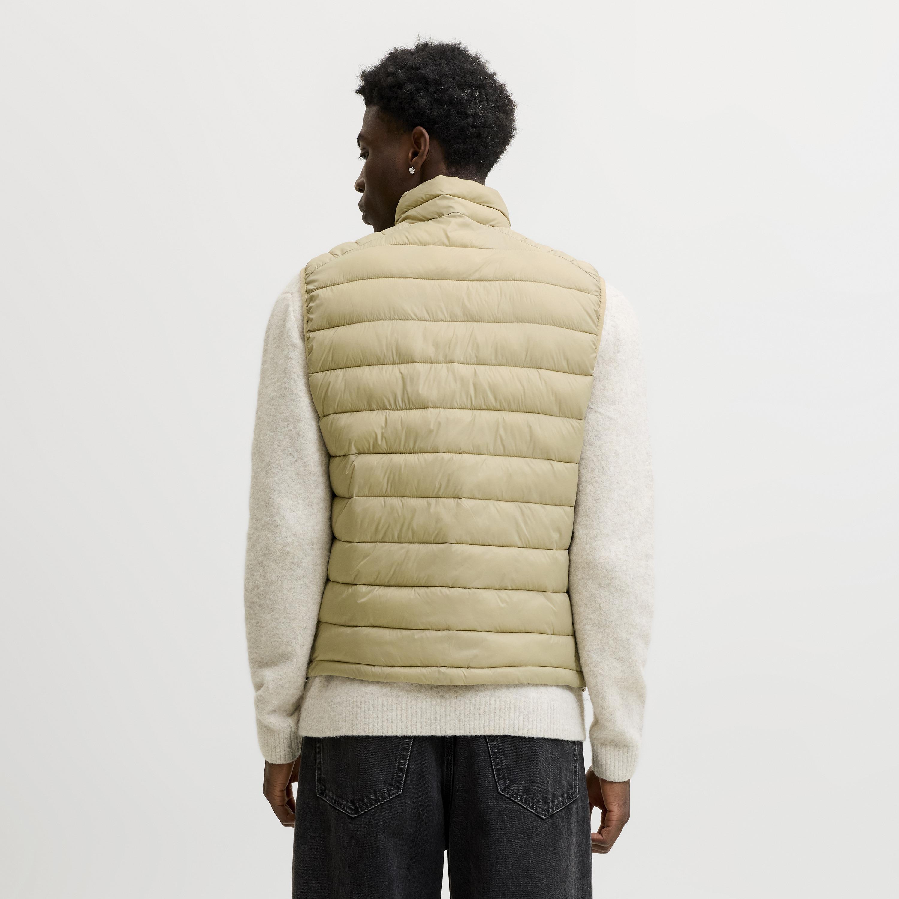 جيليه منفوخ رجالي بياقة واقفة عالية من جاك آند جونز-men-clothing-jacketsandblazers-jackets-image-29