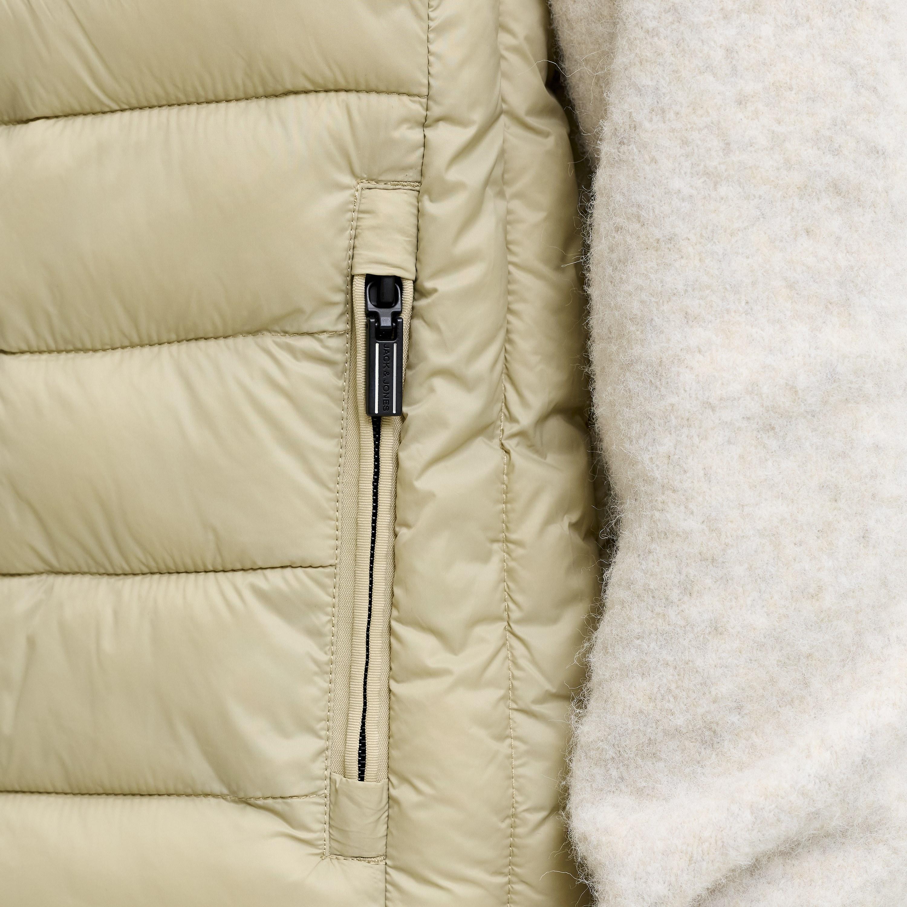 جيليه منفوخ رجالي بياقة واقفة عالية من جاك آند جونز-men-clothing-jacketsandblazers-jackets-image-31