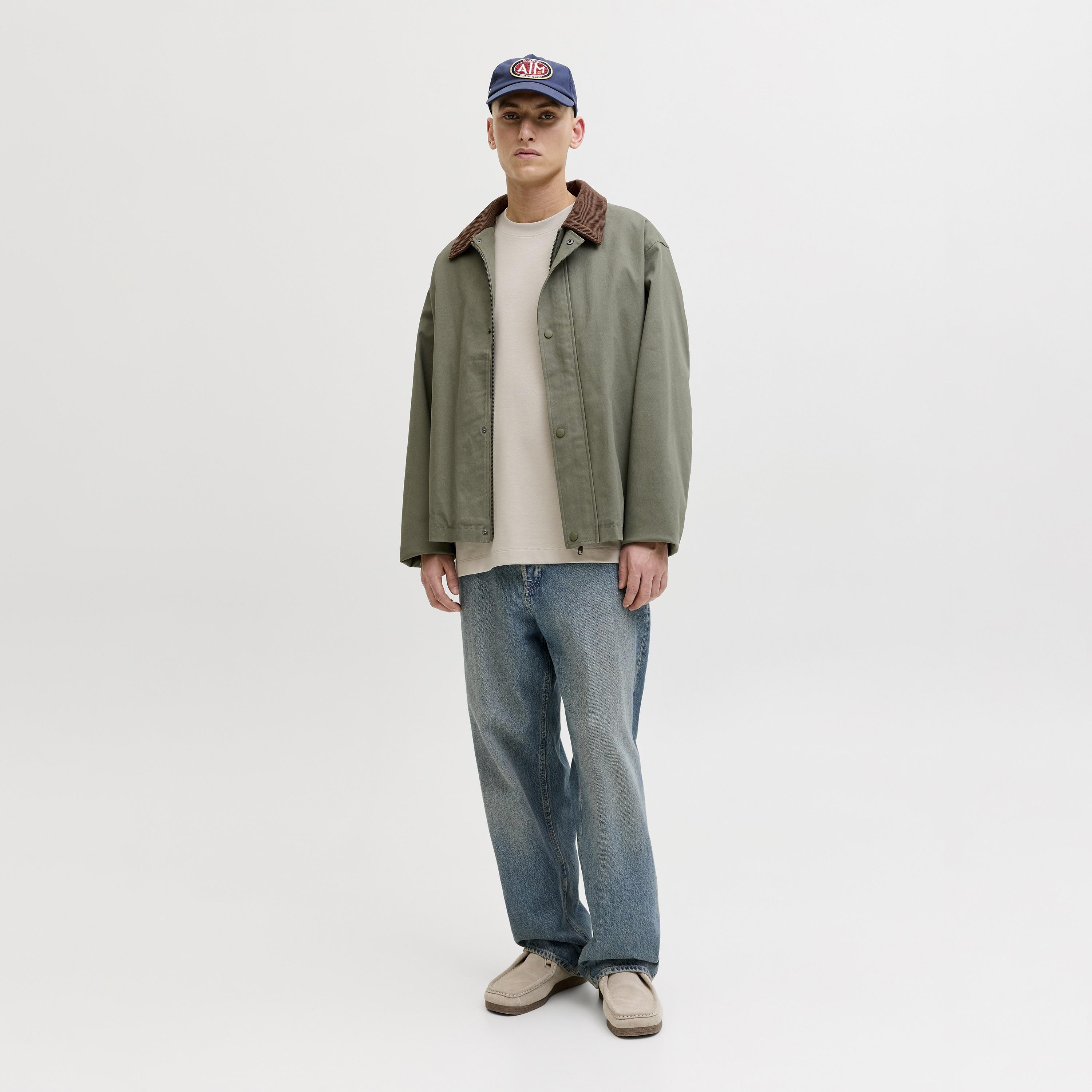تيشرت رجالي سادة بياقة مستديرة وأكمام قصيرة من جاك آند جونز-men-clothing-tshirtsandpolos-tshirts-image-2