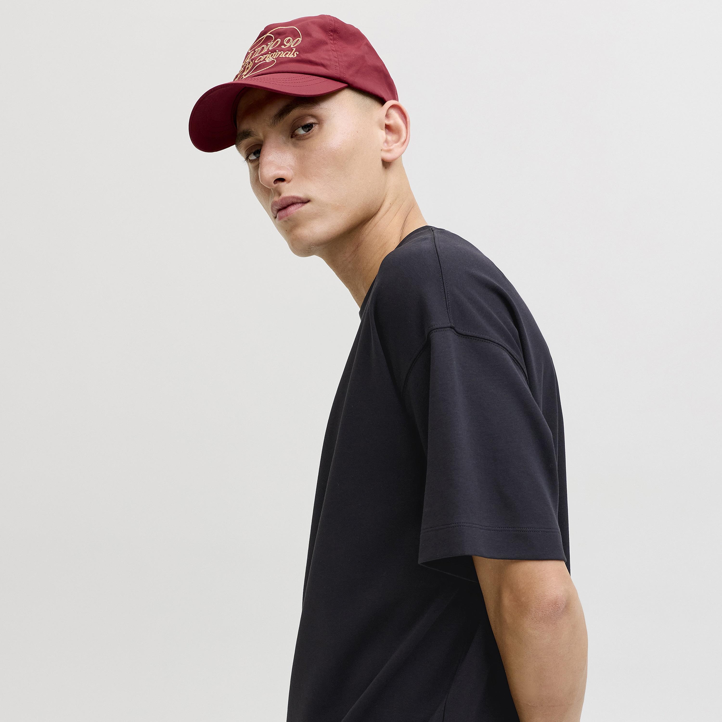 تيشرت رجالي سادة بياقة مستديرة وأكمام قصيرة من جاك آند جونز-men-clothing-tshirtsandpolos-tshirts-image-3