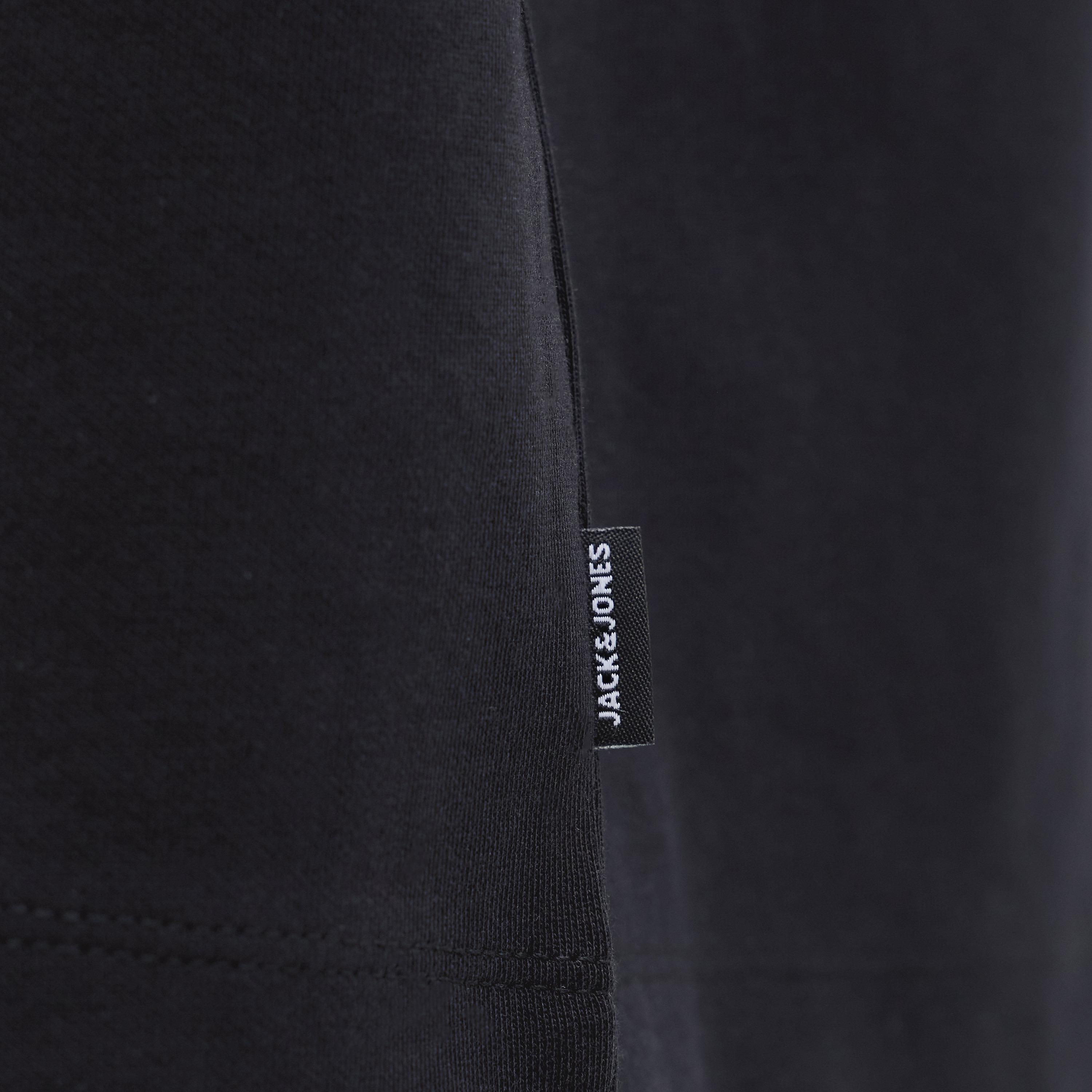 تيشرت رجالي سادة بياقة مستديرة وأكمام قصيرة من جاك آند جونز-men-clothing-tshirtsandpolos-tshirts-image-6