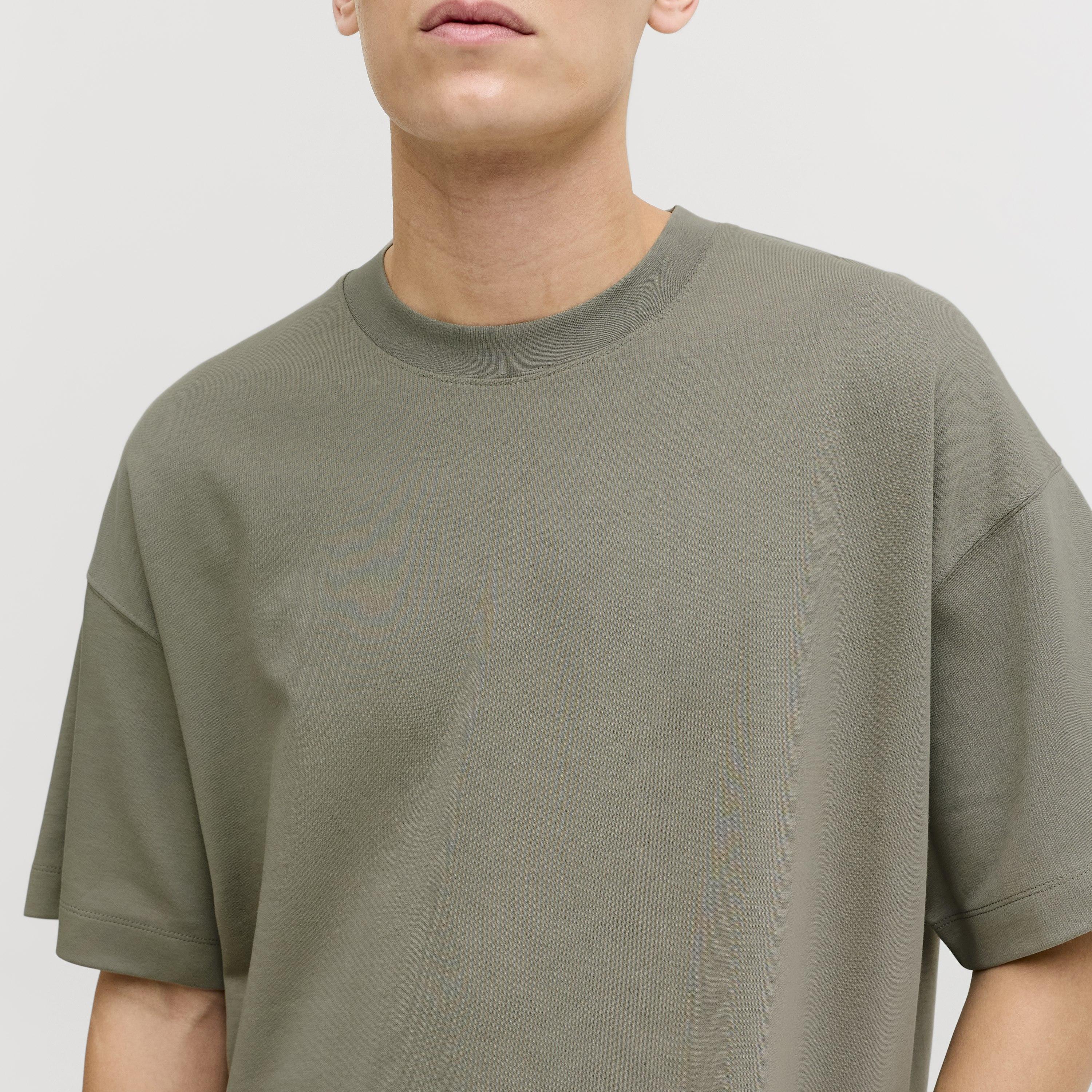 تيشرت رجالي سادة بياقة مستديرة وأكمام قصيرة من جاك آند جونز-men-clothing-tshirtsandpolos-tshirts-image-24