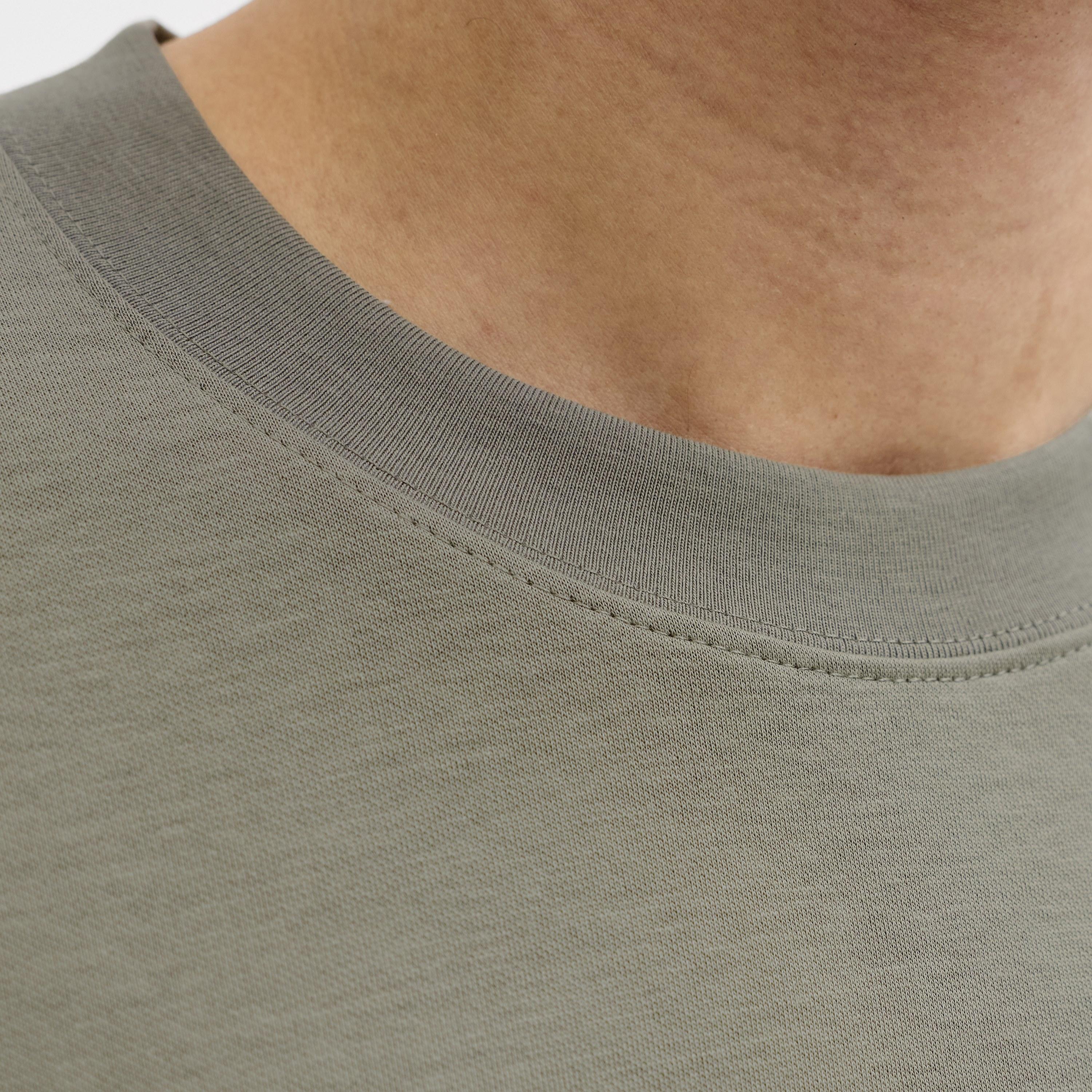 تيشرت رجالي سادة بياقة مستديرة وأكمام قصيرة من جاك آند جونز-men-clothing-tshirtsandpolos-tshirts-image-26