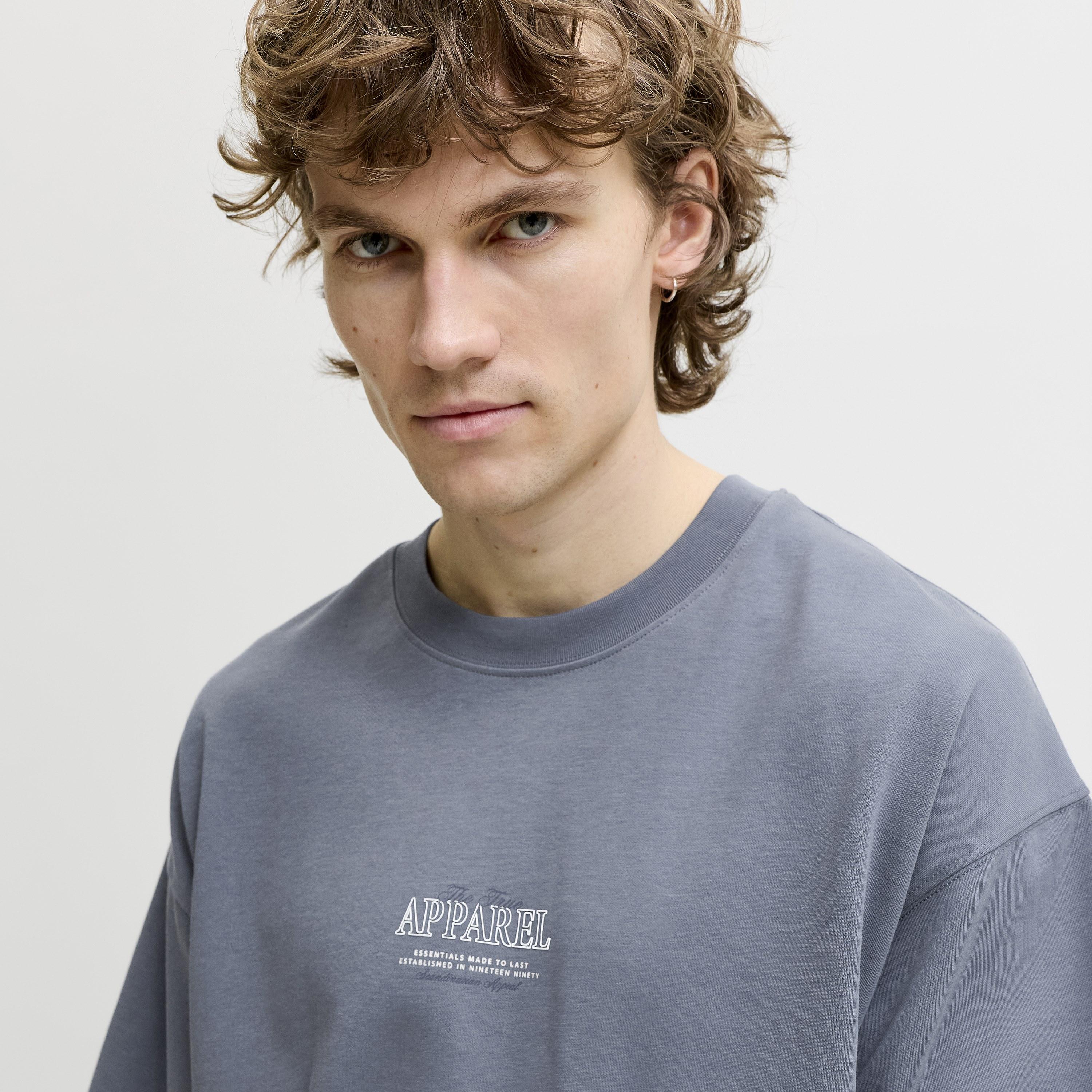تيشيرت رجالي برقبة مستديرة وأكمام قصيرة وطبعة خلفية من جاك آند جونز-men-clothing-tshirtsandpolos-tshirts-image-3