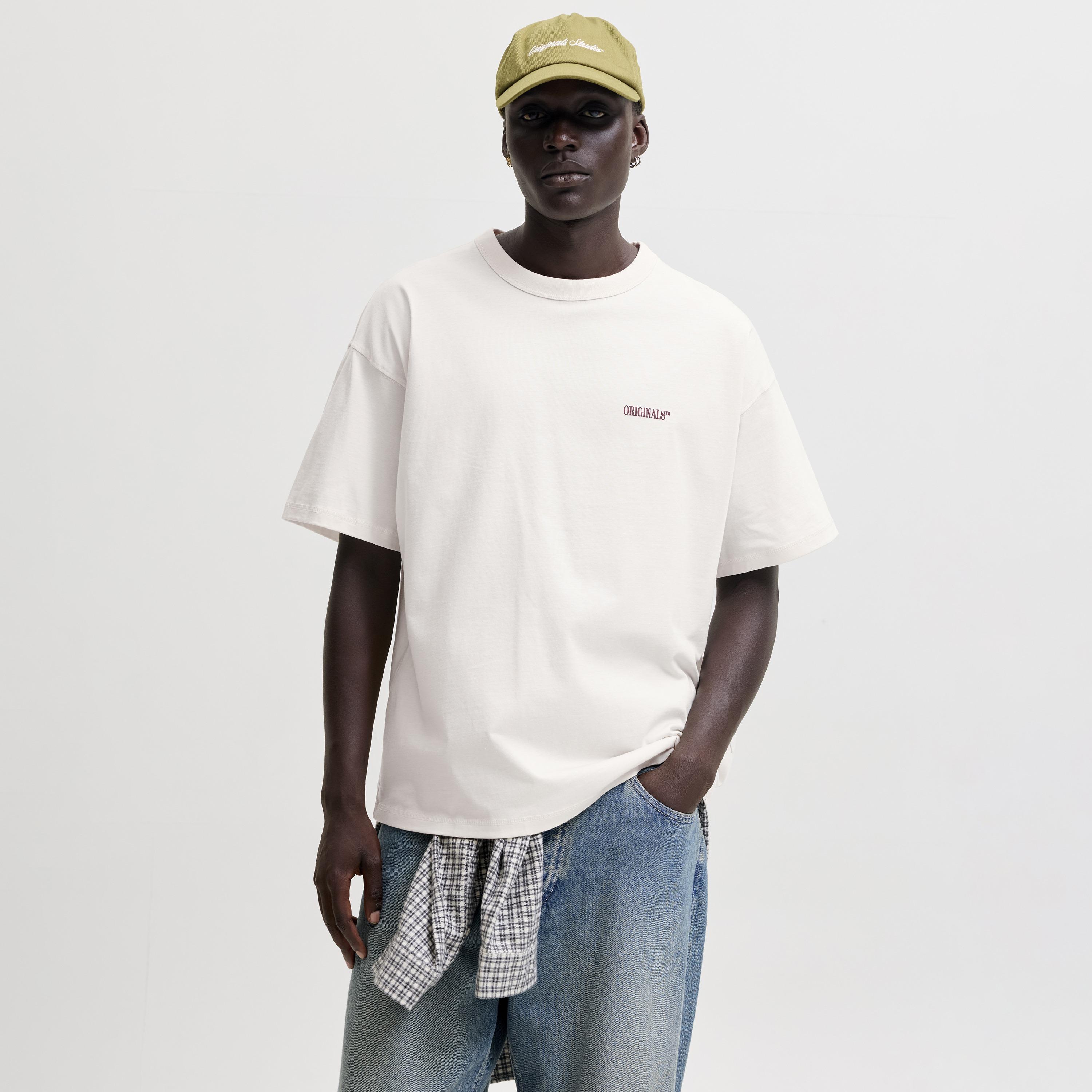 تيشيرت رجالي برقبة مستديرة وأكمام قصيرة وطبعة خلفية من جاك آند جونز-men-clothing-tshirtsandpolos-tshirts-image-17