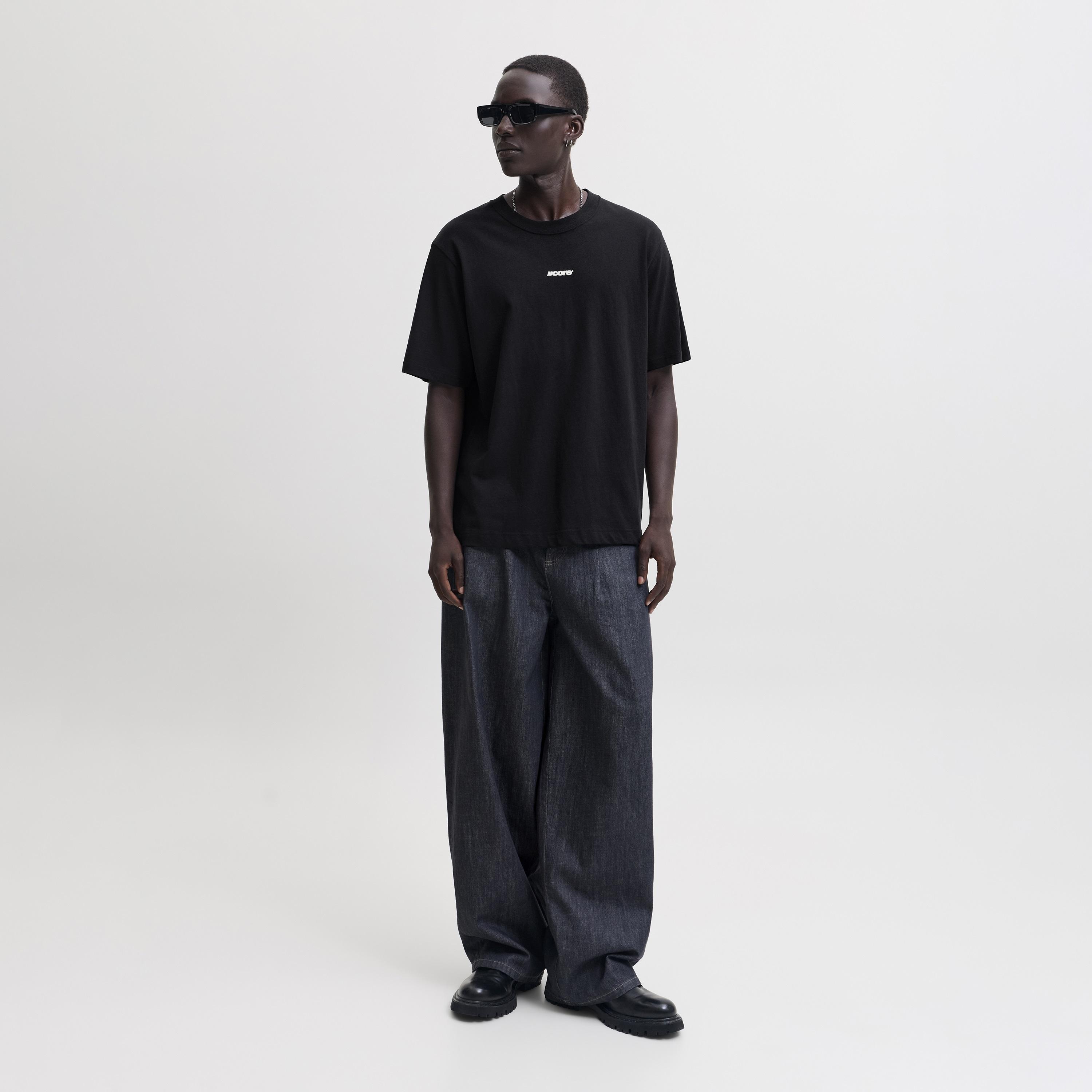 تيشيرت رجالي برقبة مستديرة وأكمام قصيرة وطبعة خلفية من جاك آند جونز-men-clothing-tshirtsandpolos-tshirts-image-10